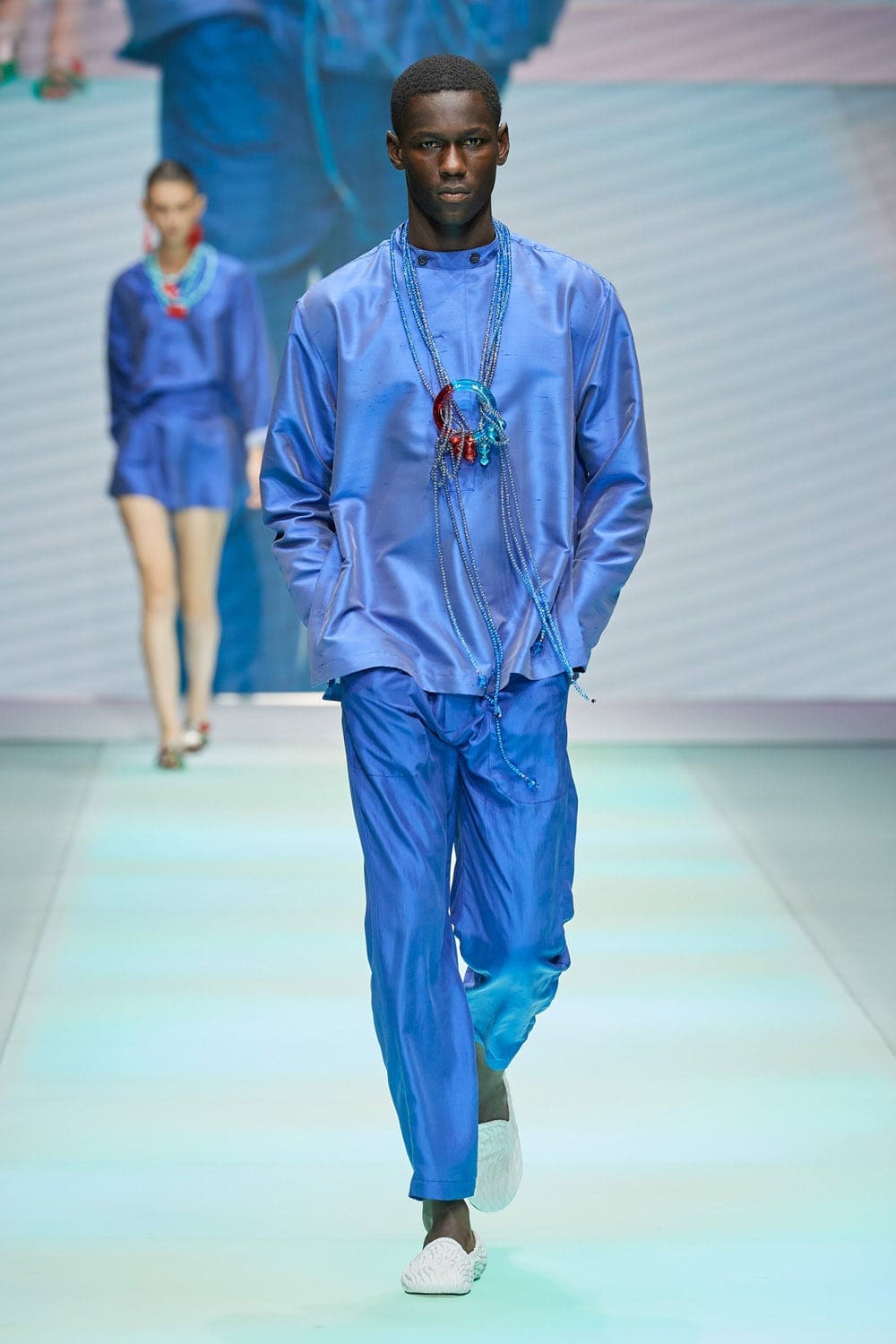 Emporio Armani Spring Summer 2022 por RUNWAY MAGAZINE