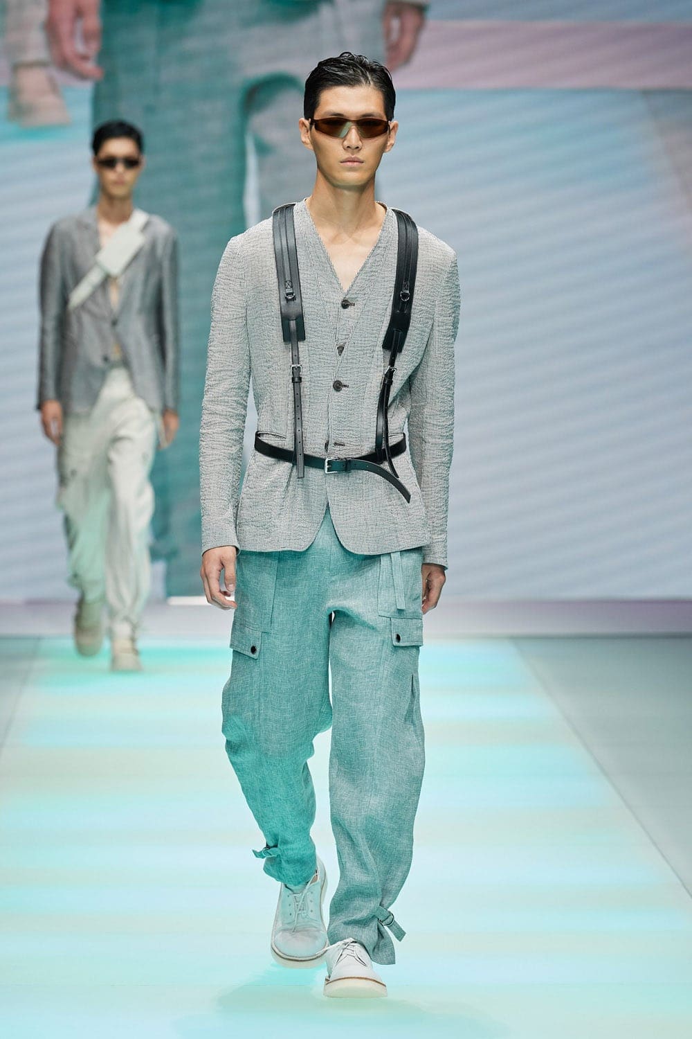 Emporio Armani Spring Summer 2022 por RUNWAY MAGAZINE