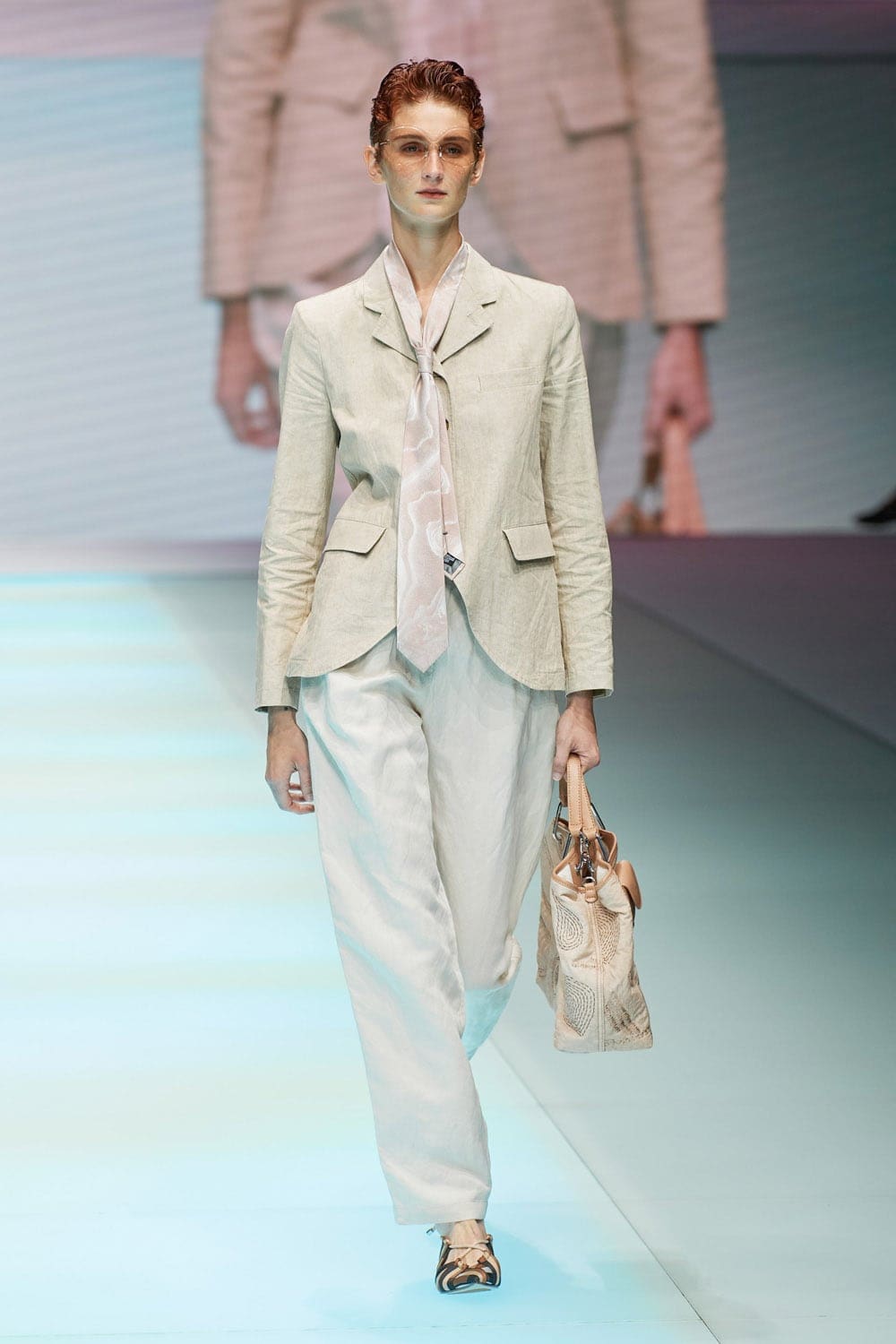 Emporio Armani Spring Summer 2022 por RUNWAY MAGAZINE