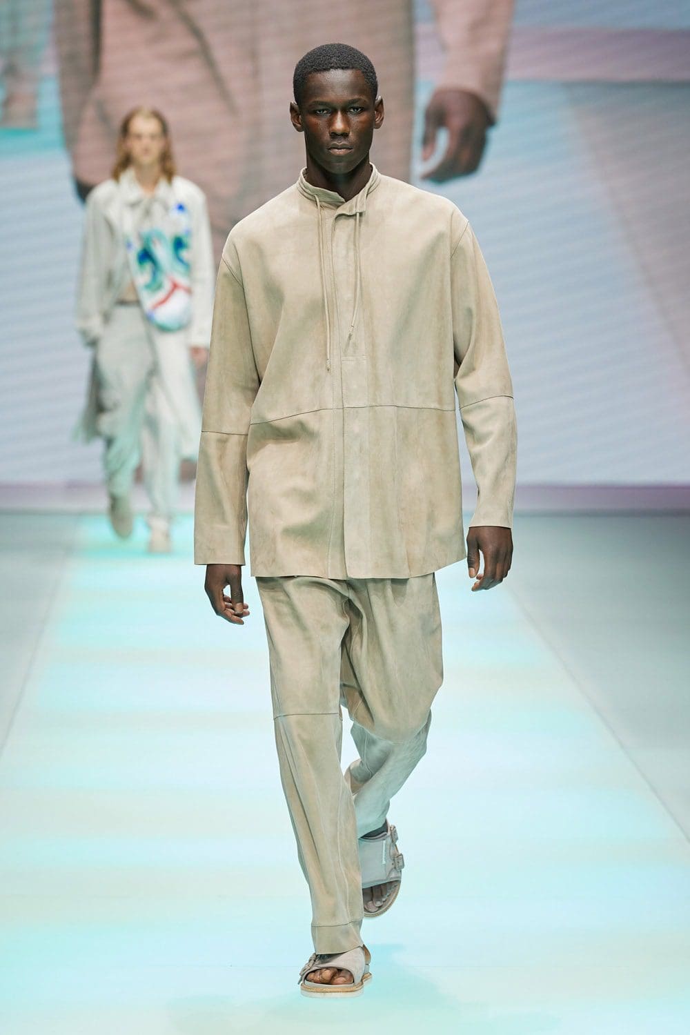 Emporio Armani Spring Summer 2022 por RUNWAY MAGAZINE