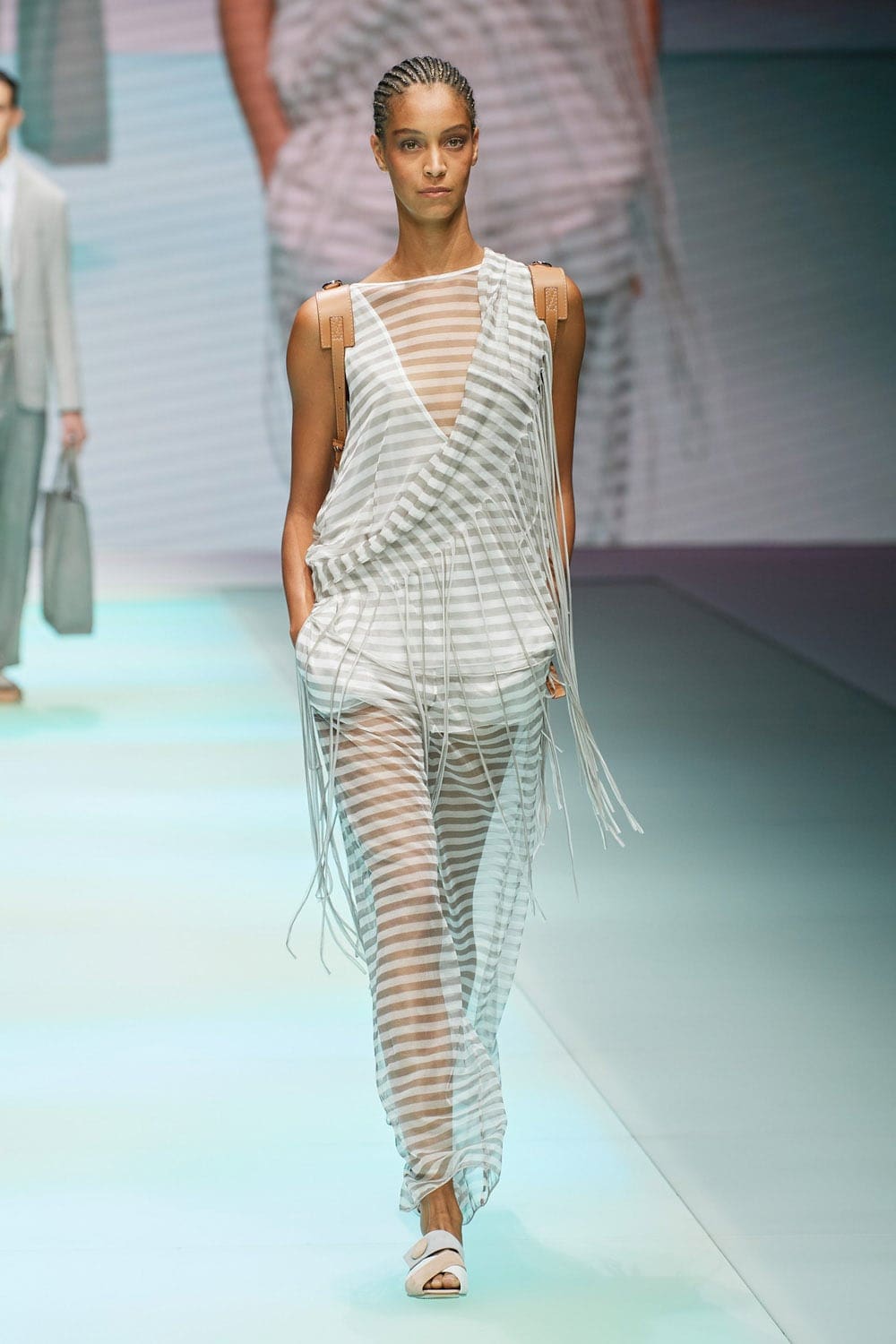 Emporio Armani Spring Summer 2022 por RUNWAY MAGAZINE