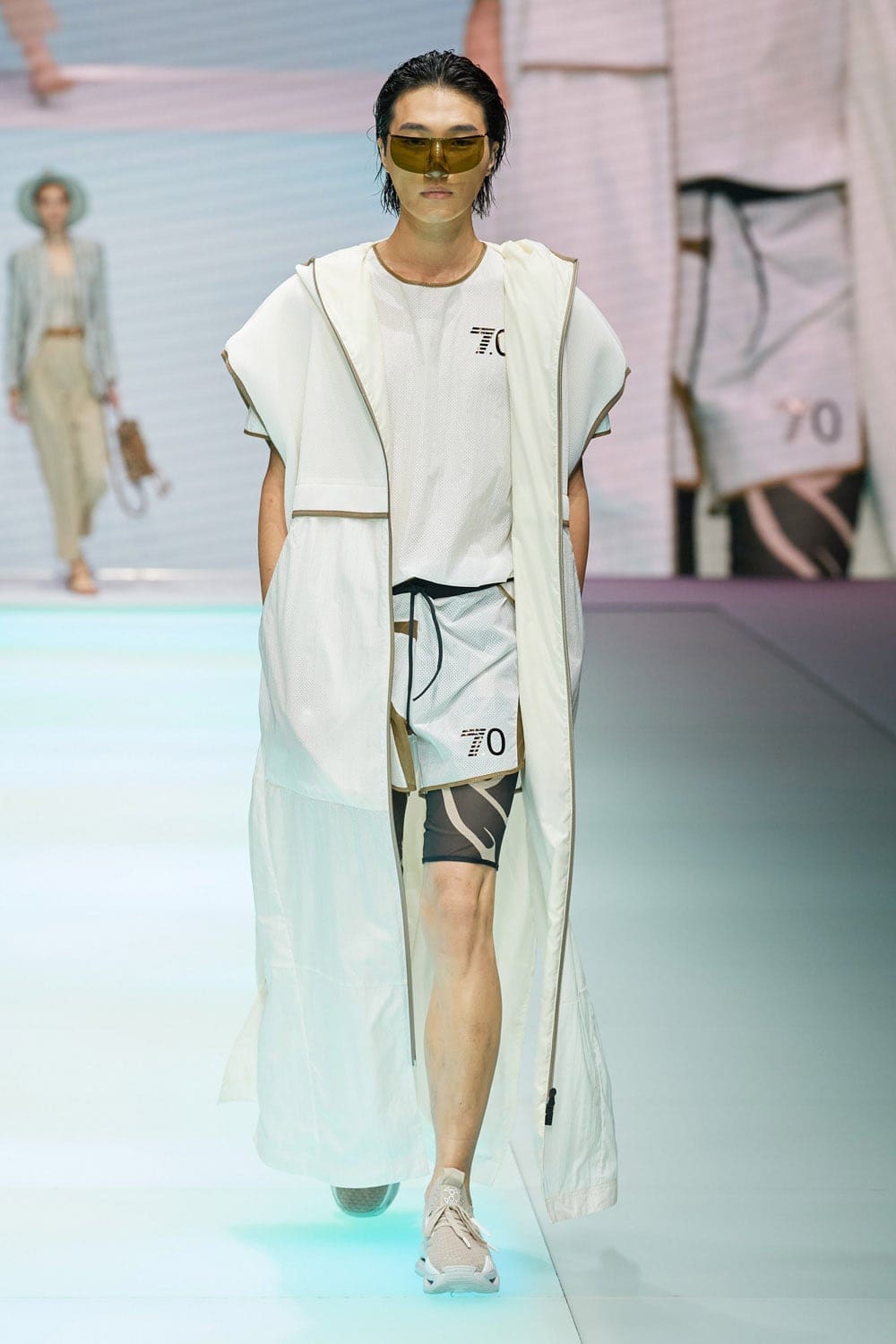 Emporio Armani Spring Summer 2022 por RUNWAY MAGAZINE