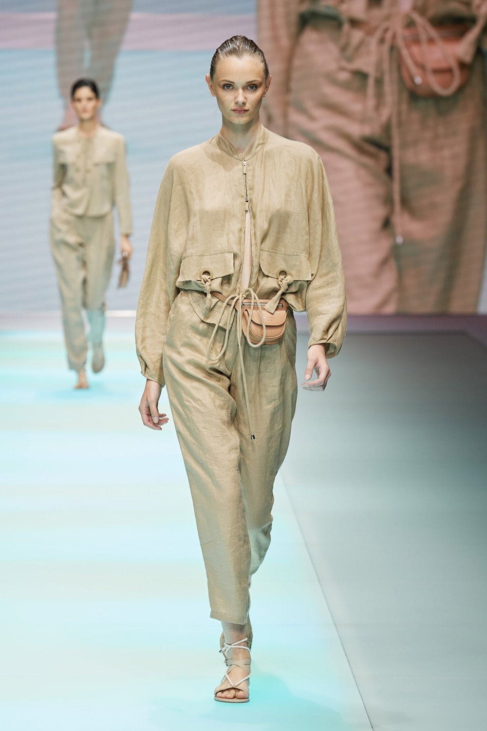 Emporio Armani Spring Summer 2022 por RUNWAY MAGAZINE
