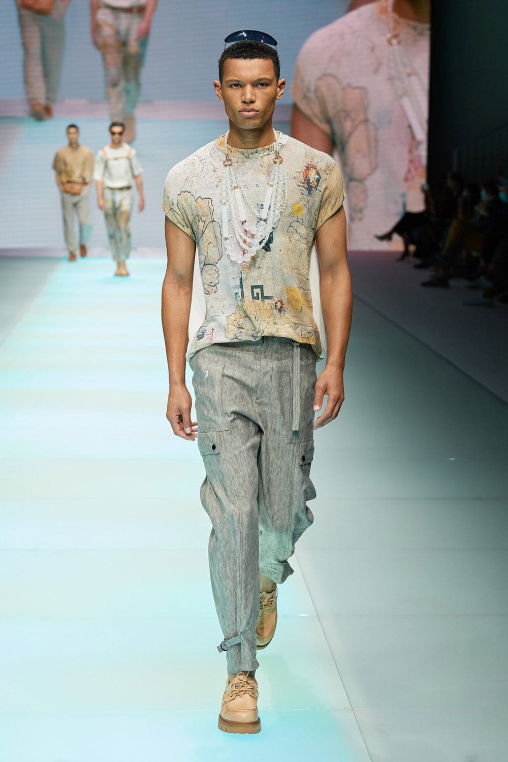 Emporio Armani Spring Summer 2022 por RUNWAY MAGAZINE