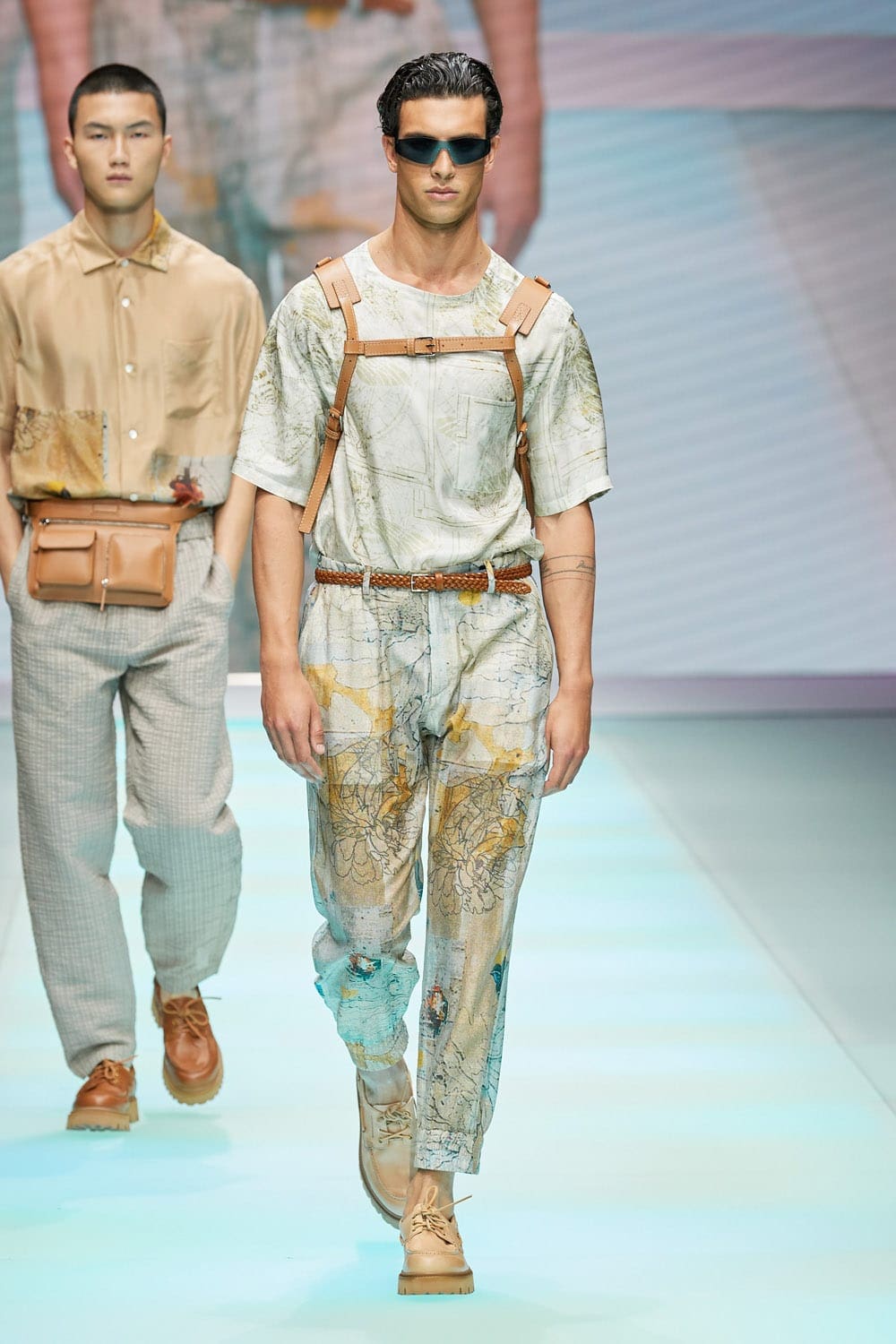 Emporio Armani Spring Summer 2022 por RUNWAY REVISTAEmporio Armani Primavera Verão 2022 por RUNWAY MAGAZINE