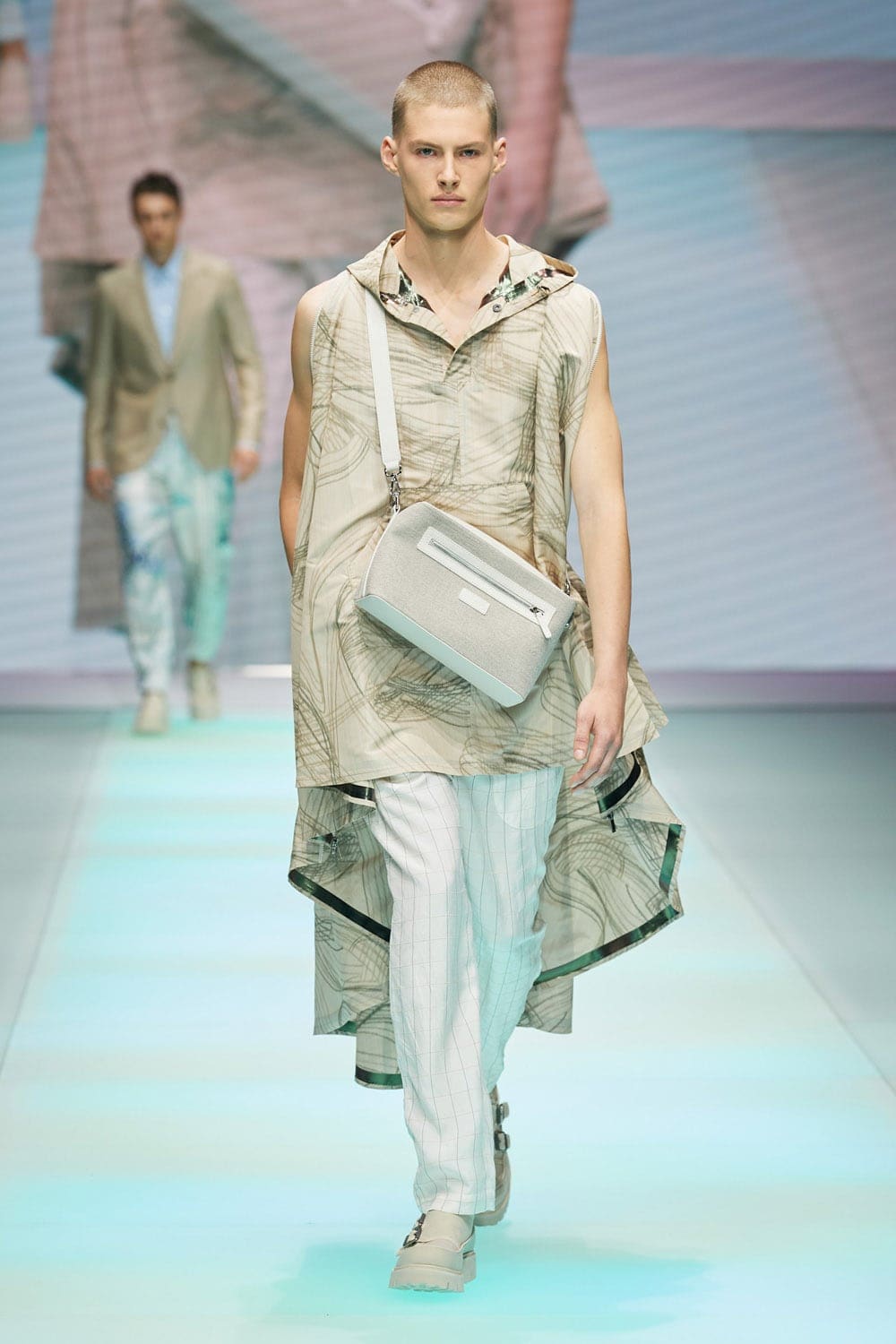 Emporio Armani Spring Summer 2022 por RUNWAY MAGAZINE