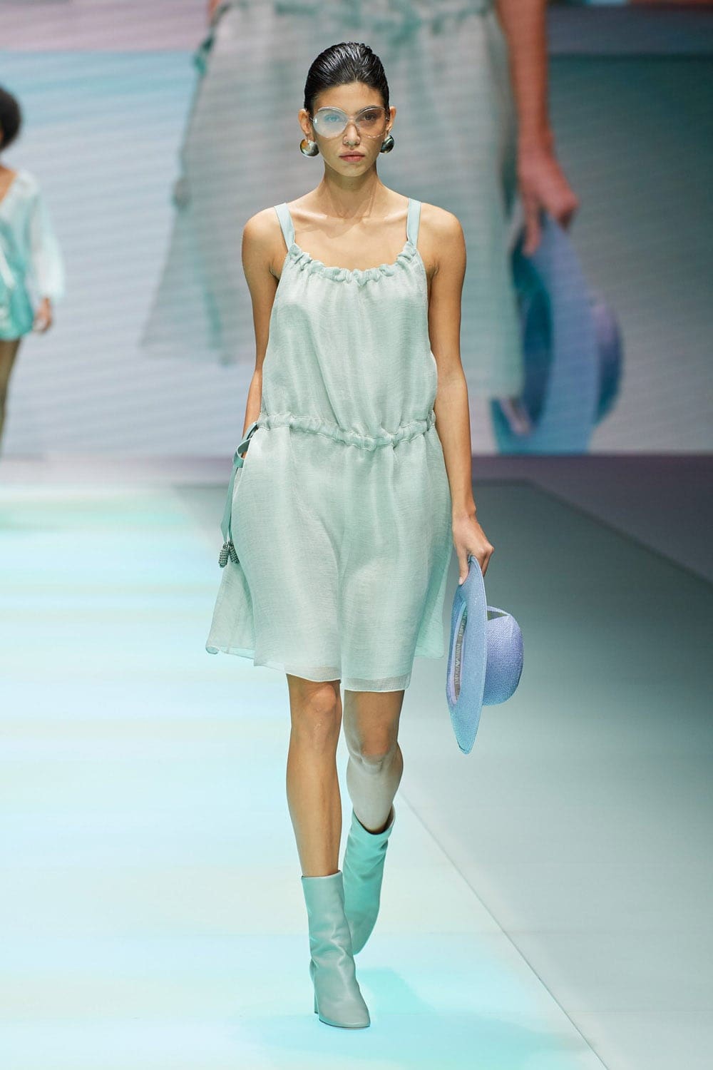 Emporio Armani Spring Summer 2022 por RUNWAY MAGAZINE