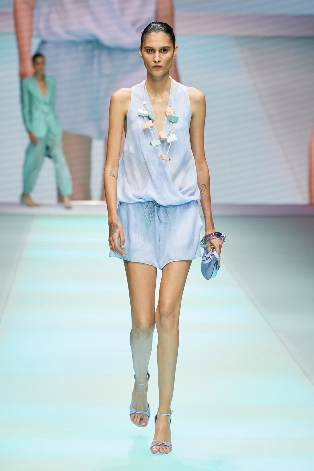 Emporio Armani Spring Summer 2022 por RUNWAY MAGAZINE