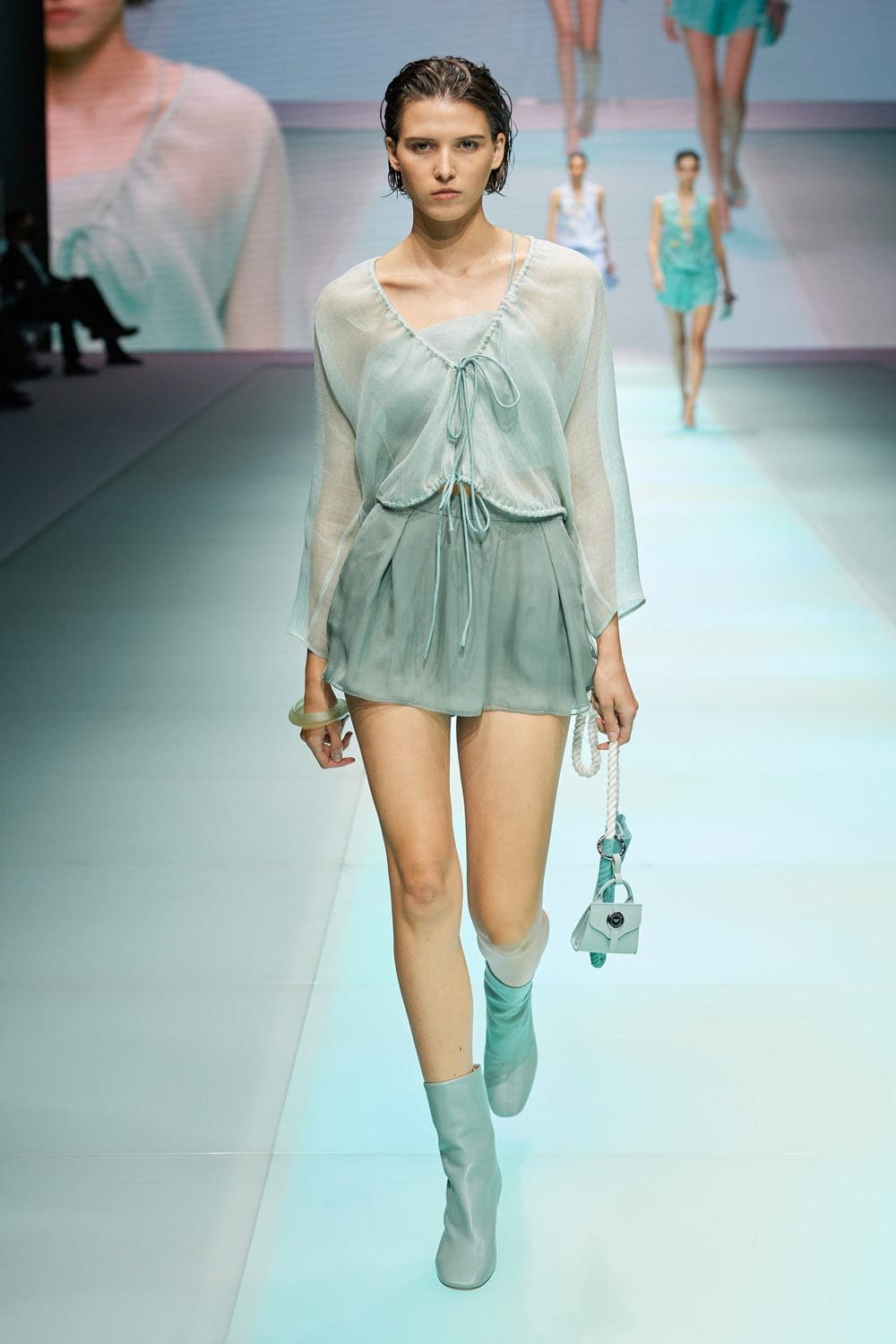 Emporio Armani Spring Summer 2022 por RUNWAY MAGAZINE