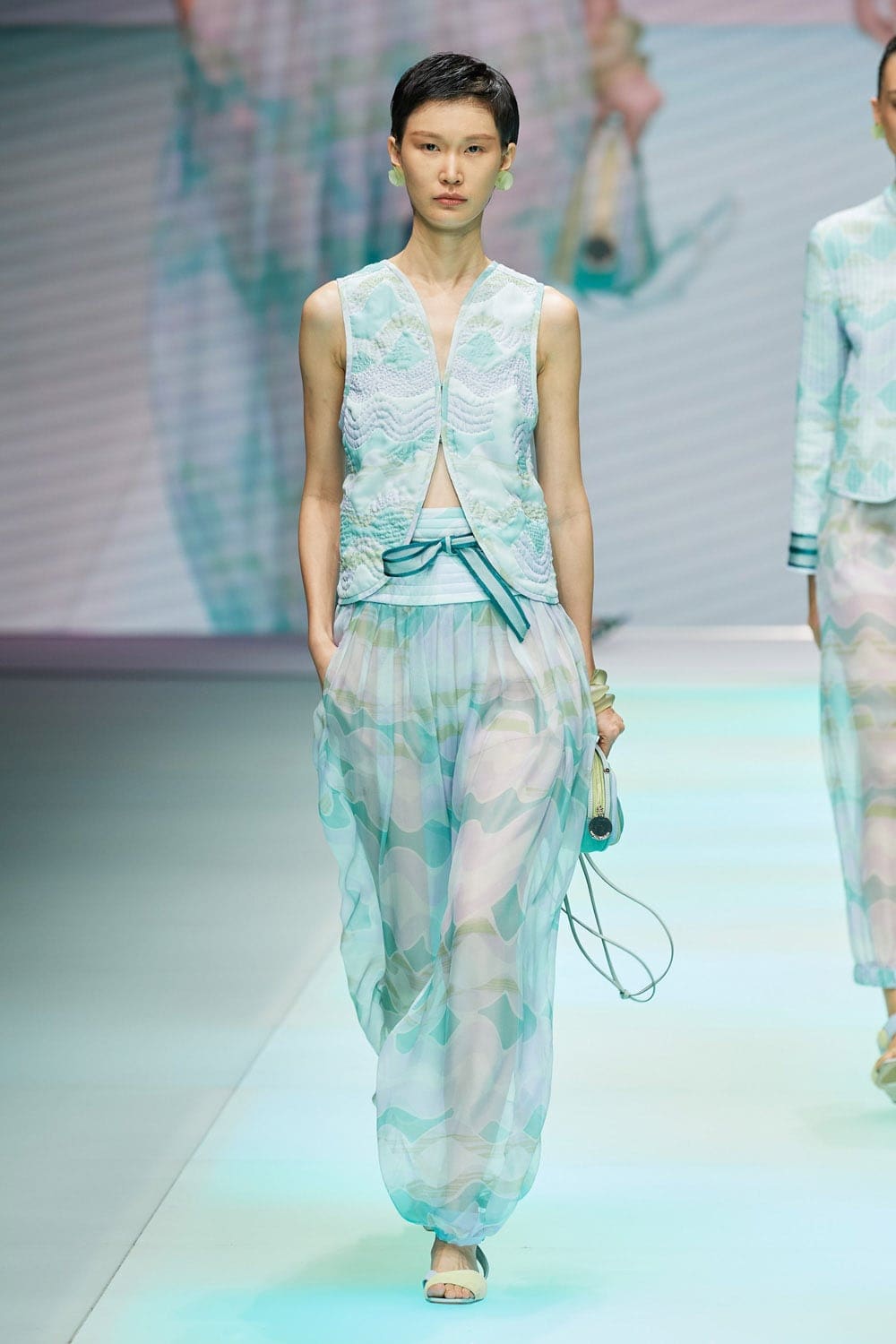 Emporio Armani Spring Summer 2022 por RUNWAY MAGAZINE