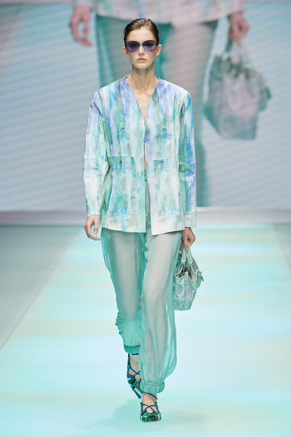 Emporio Armani Spring Summer 2022 por RUNWAY MAGAZINE