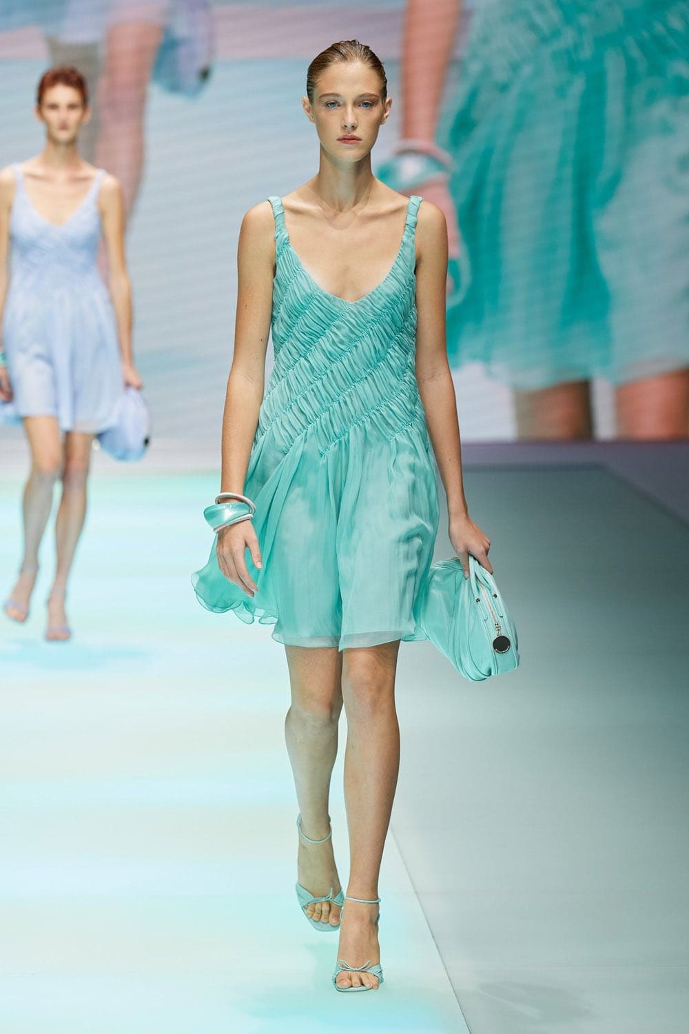 Emporio Armani Spring Summer 2022 por RUNWAY MAGAZINE