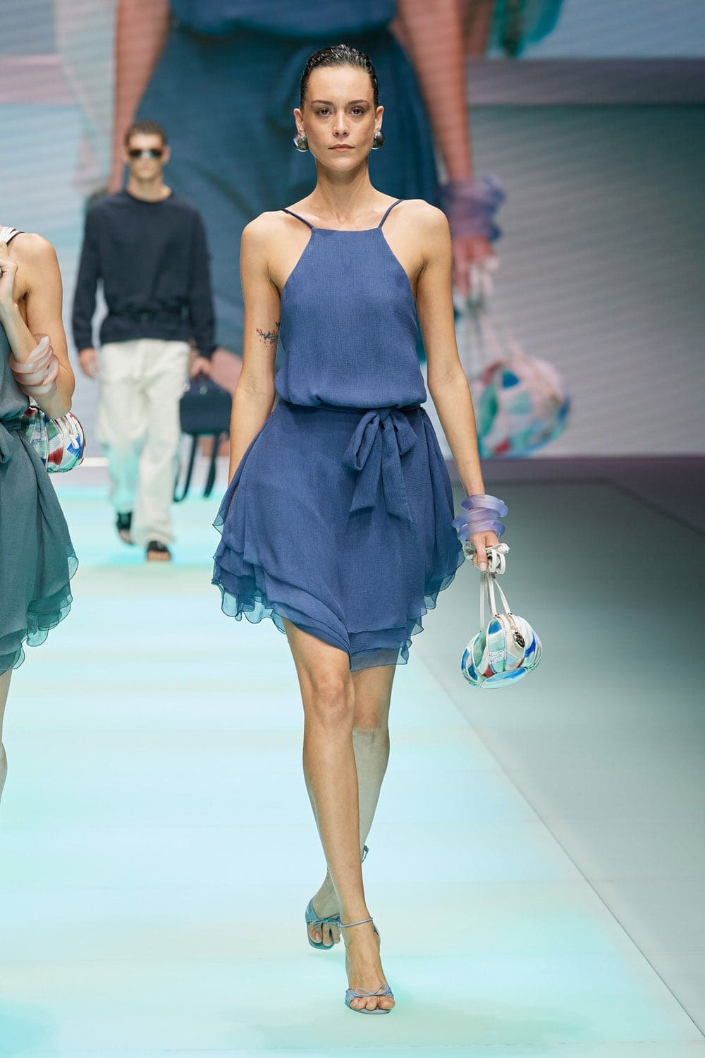Emporio Armani Spring Summer 2022 por RUNWAY MAGAZINE
