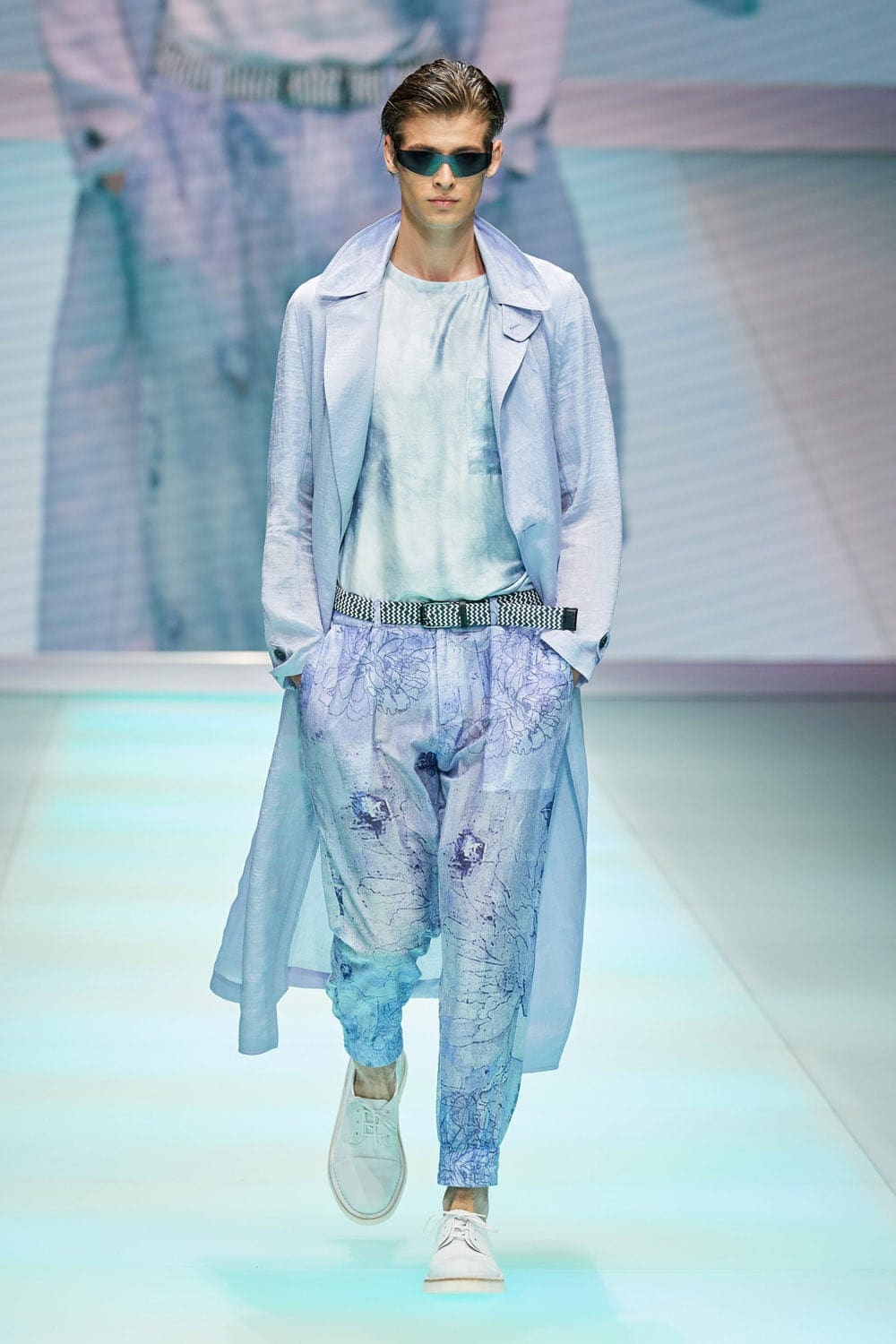 Emporio Armani Spring Summer 2022 por RUNWAY MAGAZINE