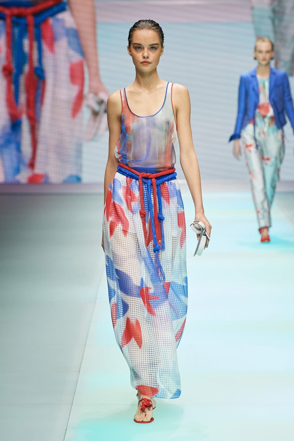 Emporio Armani Spring Summer 2022 por RUNWAY REVISTAEmporio Armani Primavera Verão 2022 por RUNWAY MAGAZINE