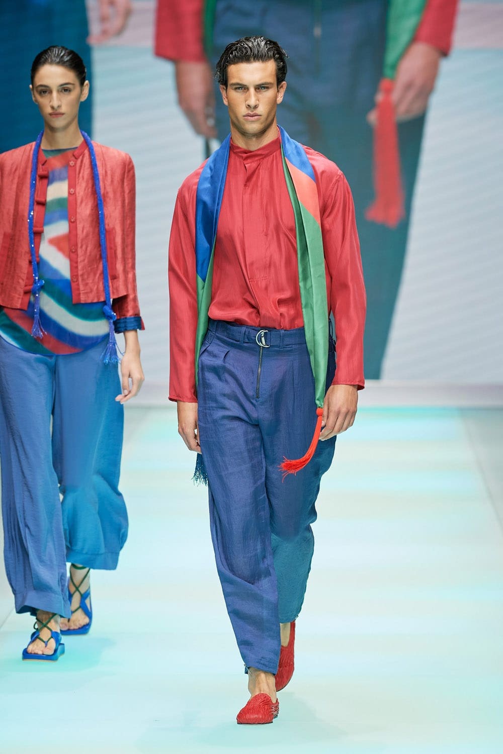 Emporio Armani Spring Summer 2022 por RUNWAY REVISTAEmporio Armani Primavera Verão 2022 por RUNWAY MAGAZINE