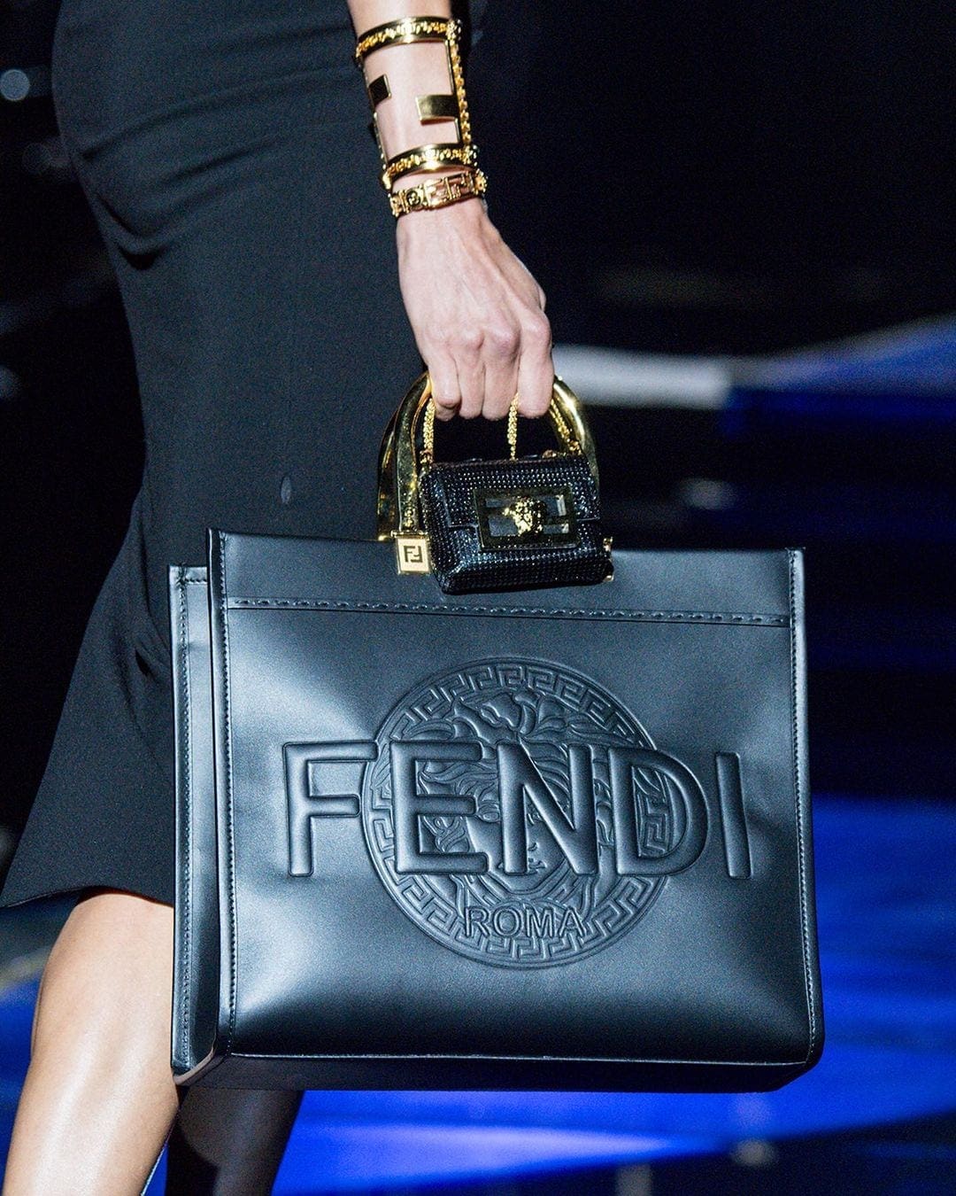 Fendace - Versace от Fendi, Fendi от Versace 2021 от RUNWAY ЖУРНАЛ