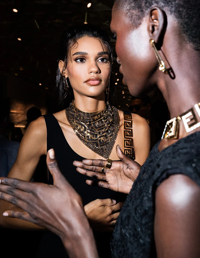 Fendace - Versace от Fendi, Fendi от Versace 2021 от RUNWAY ЖУРНАЛ