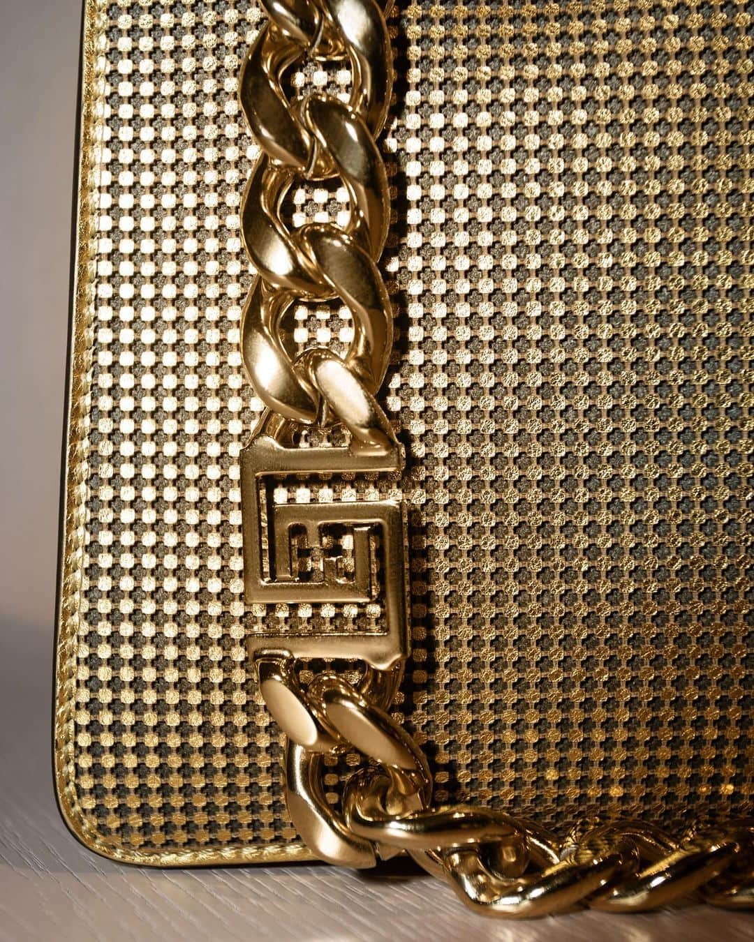 Fendace - Versace от Fendi, Fendi от Versace 2021 от RUNWAY ЖУРНАЛ