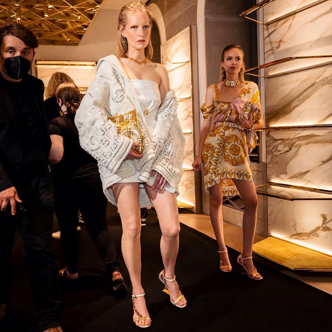 Fendace - Versace от Fendi, Fendi от Versace 2021 от RUNWAY ЖУРНАЛ