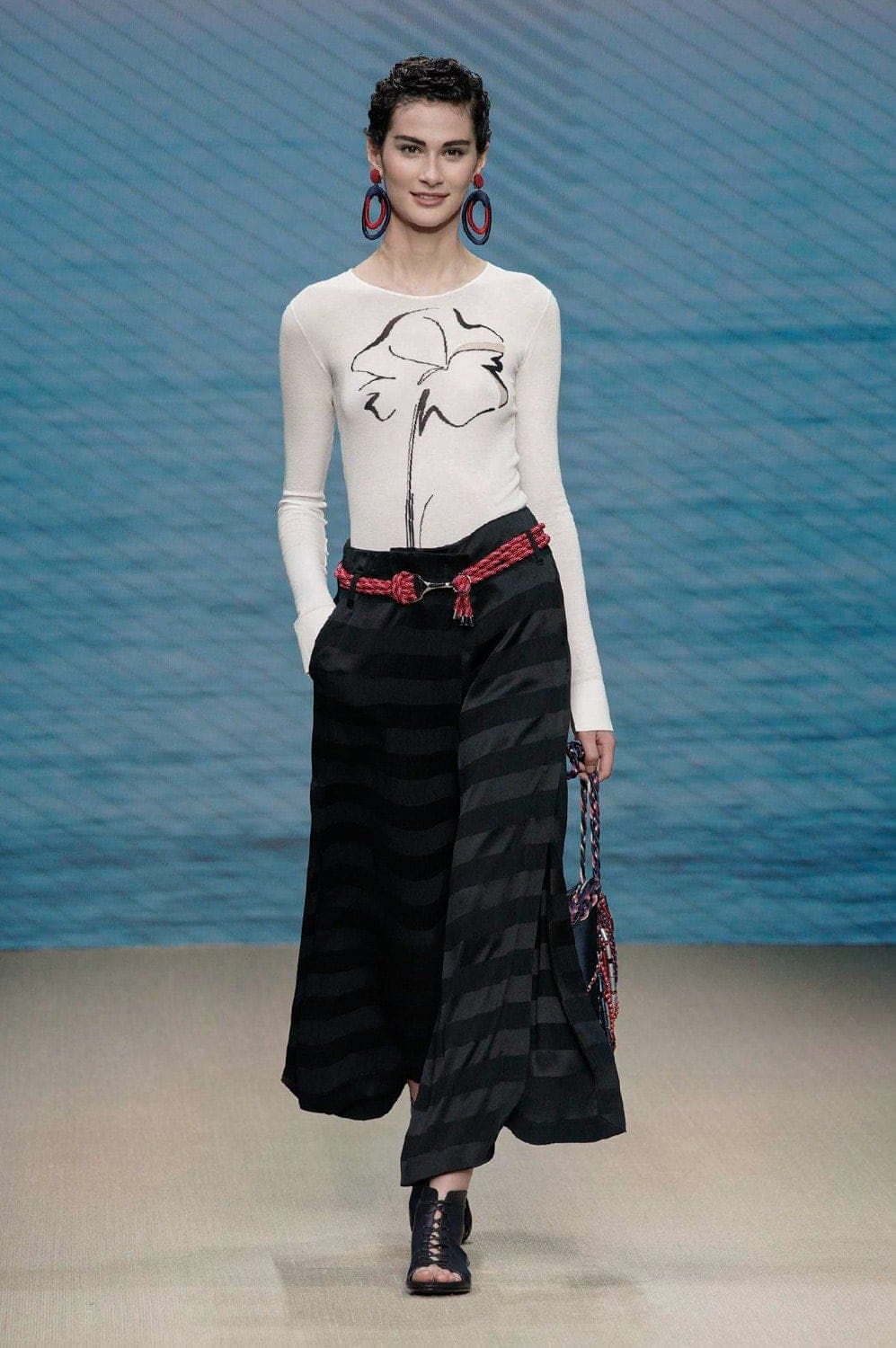 Giorgio Armani Frühling Sommer 2022 Mailand von RUNWAY MAGAZIN
