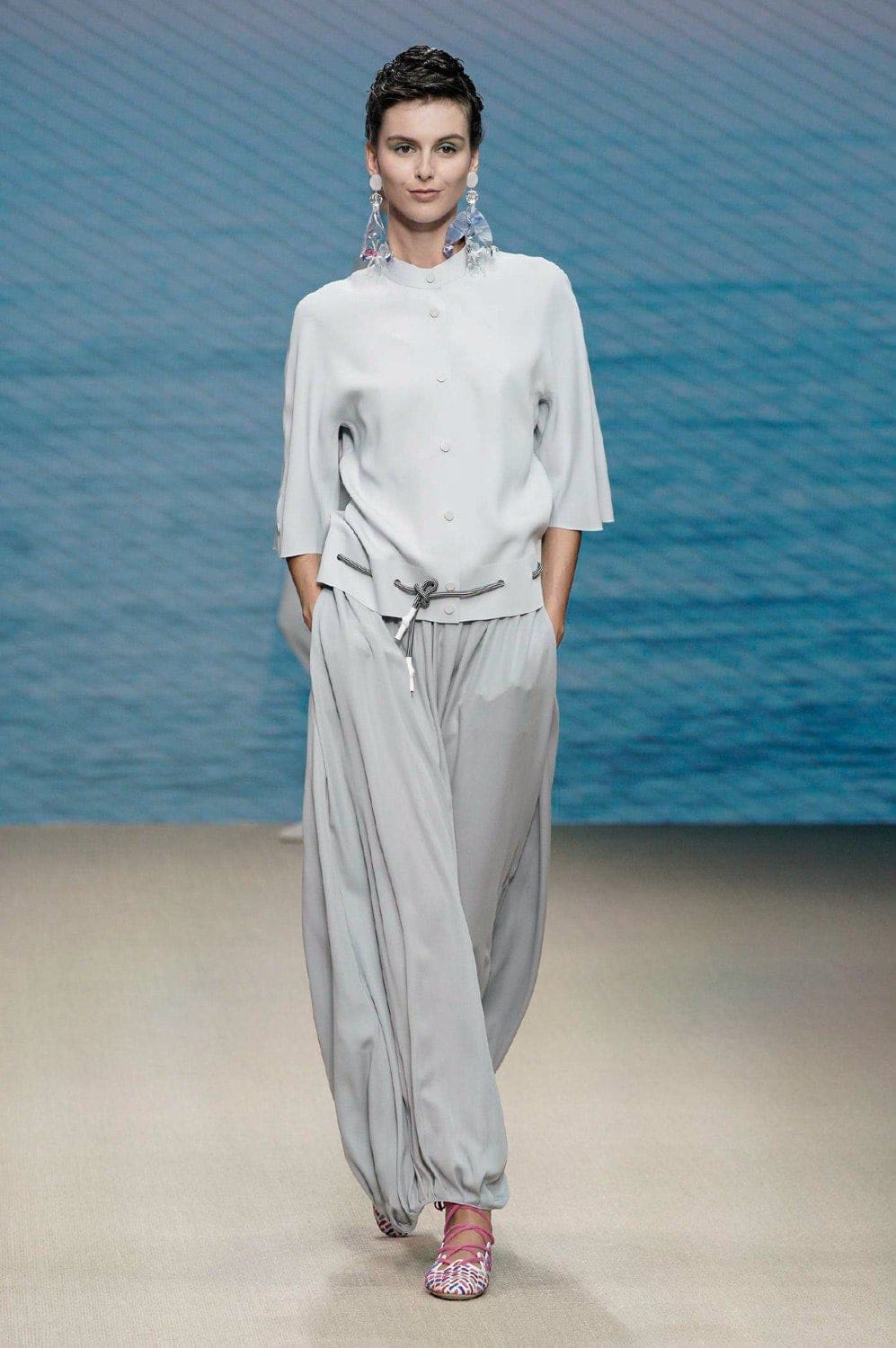 Giorgio Armani Frühling Sommer 2022 Mailand von RUNWAY MAGAZIN