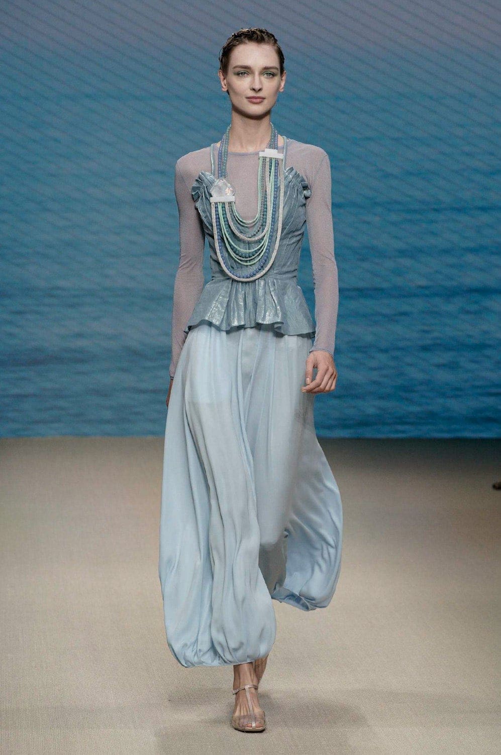 Giorgio Armani Frühling Sommer 2022 Mailand von RUNWAY MAGAZIN