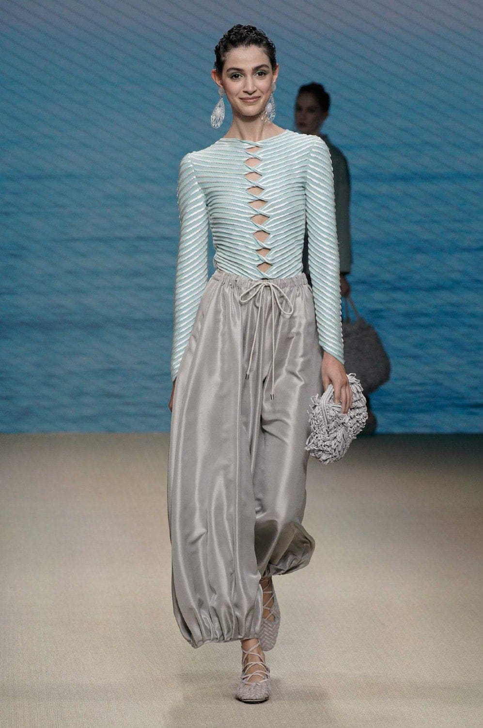 Giorgio Armani Frühling Sommer 2022 Mailand von RUNWAY MAGAZIN