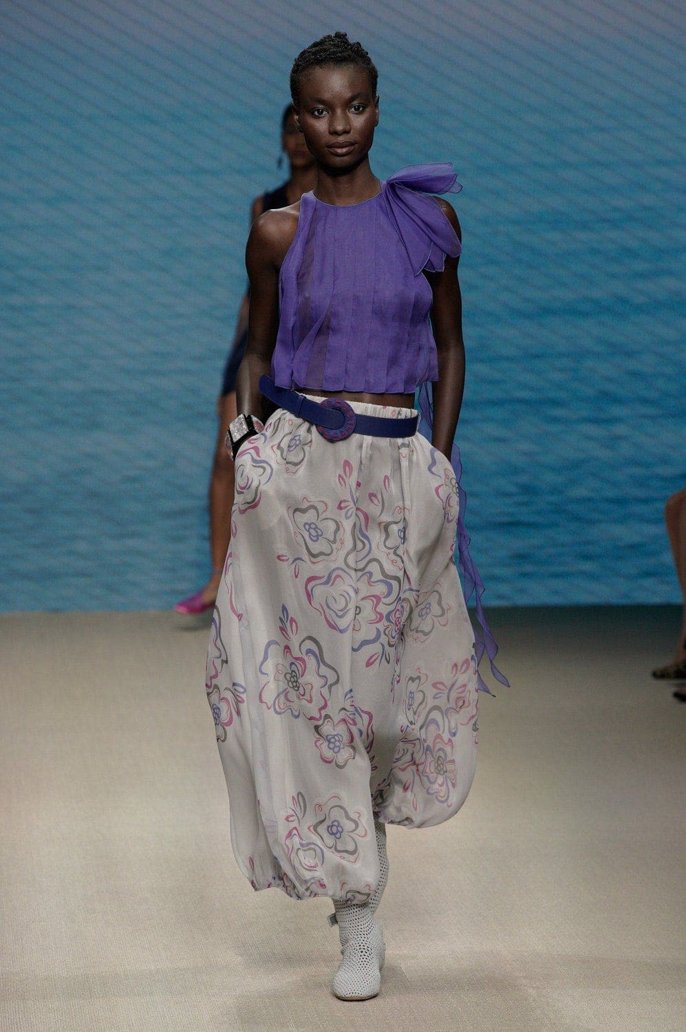 Giorgio Armani Frühling Sommer 2022 Mailand von RUNWAY MAGAZIN