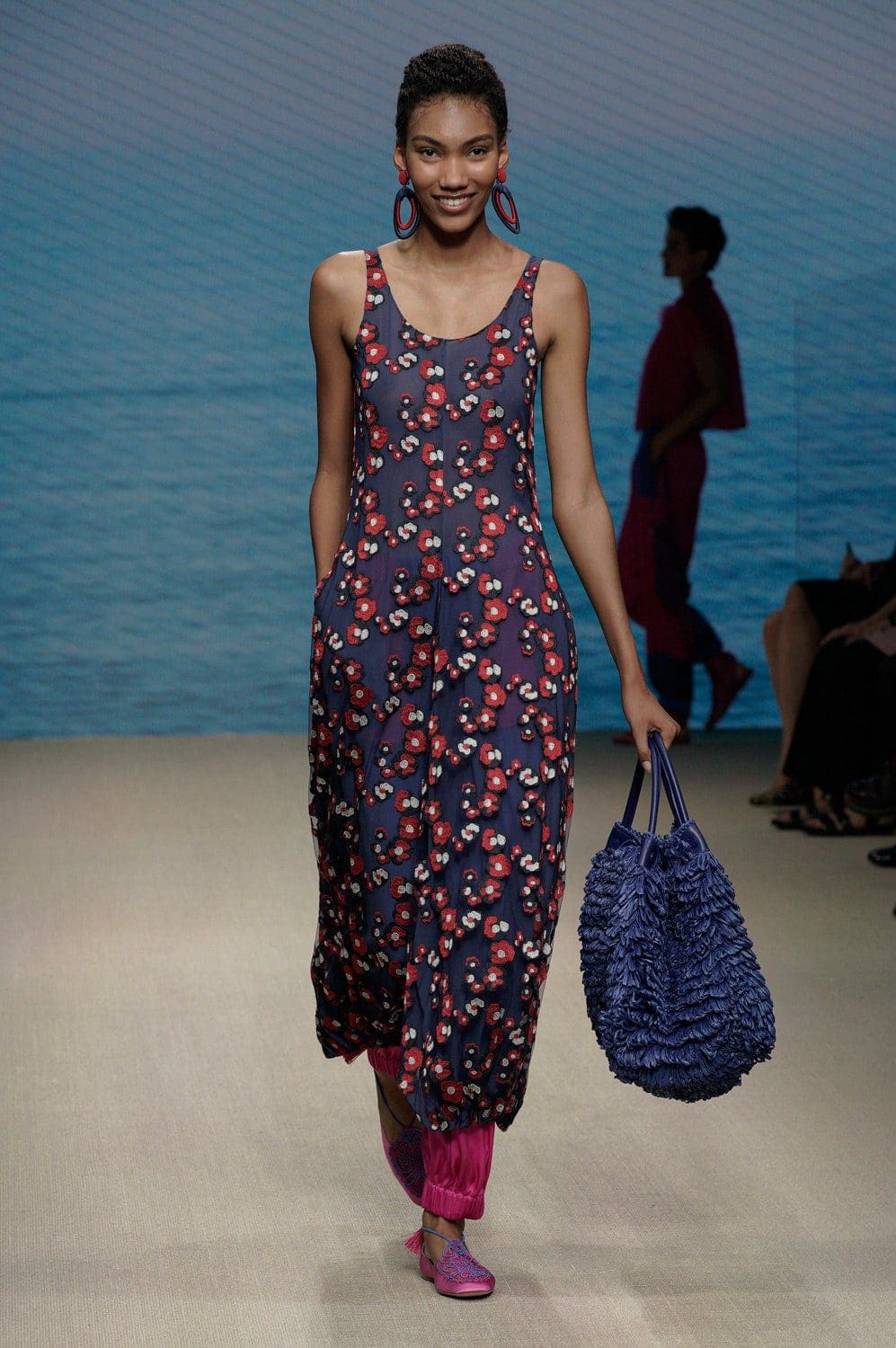 Giorgio Armani Frühling Sommer 2022 Mailand von RUNWAY MAGAZIN