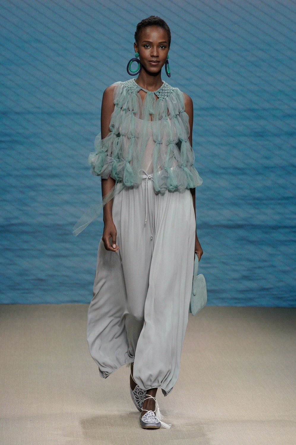 Giorgio Armani Frühling Sommer 2022 Mailand von RUNWAY MAGAZIN