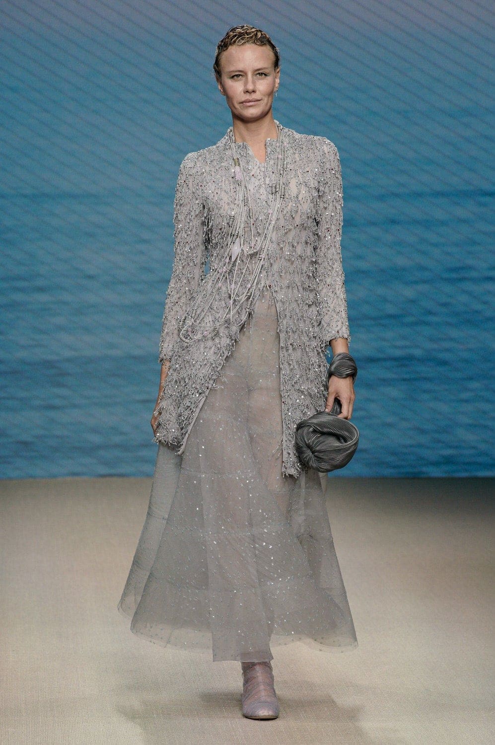 Giorgio Armani Frühling Sommer 2022 Mailand von RUNWAY MAGAZIN