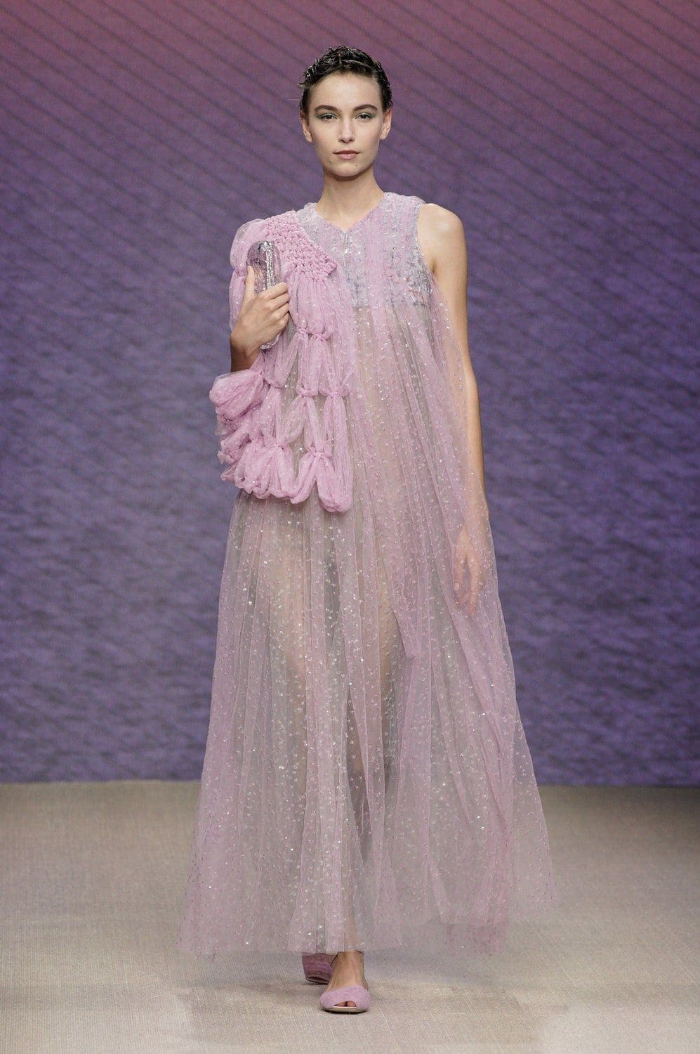Giorgio Armani Frühling Sommer 2022 Mailand von RUNWAY MAGAZIN