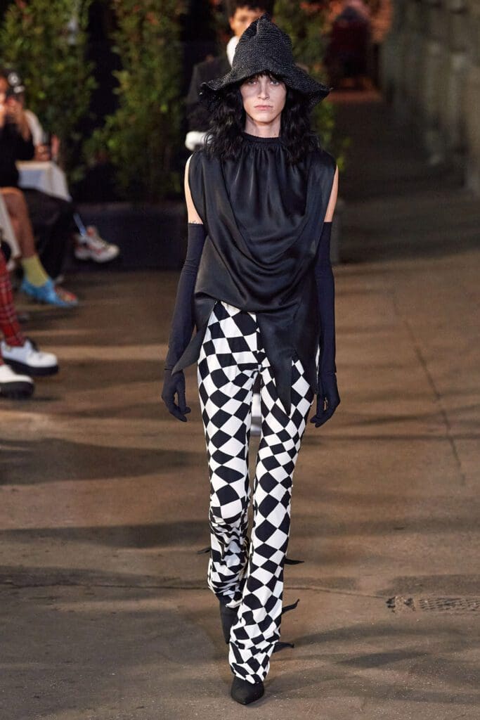 MM6 Maison Margiela Spring Summer 2022 by RUNWAY MAGAZINE