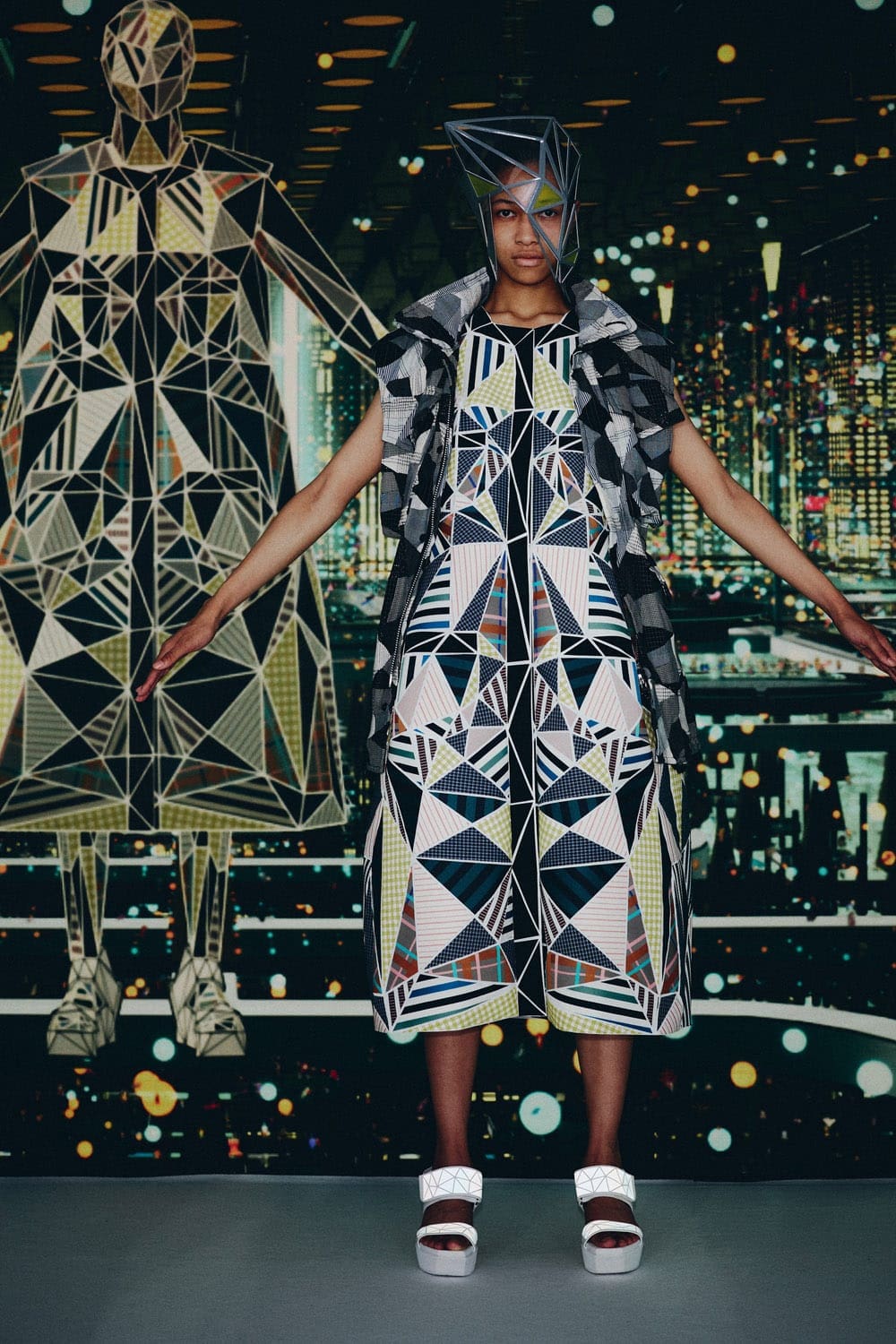 Anrealage Dimension at U for NFT Spring Summer 2022 by RUNWAY MAGAZINE