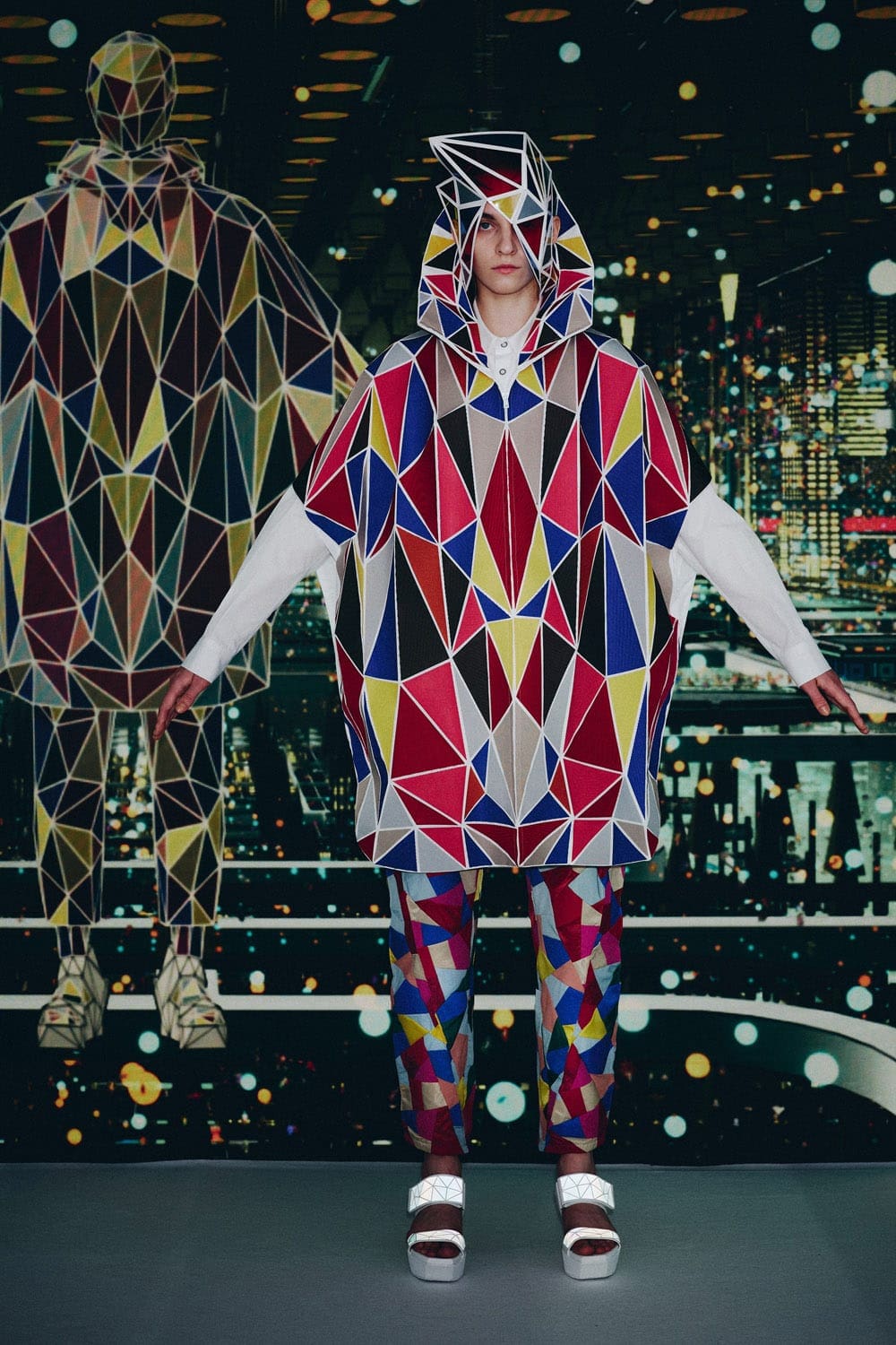 Anrealage Dimension at U for NFT Spring Summer 2022 by RUNWAY MAGAZINE