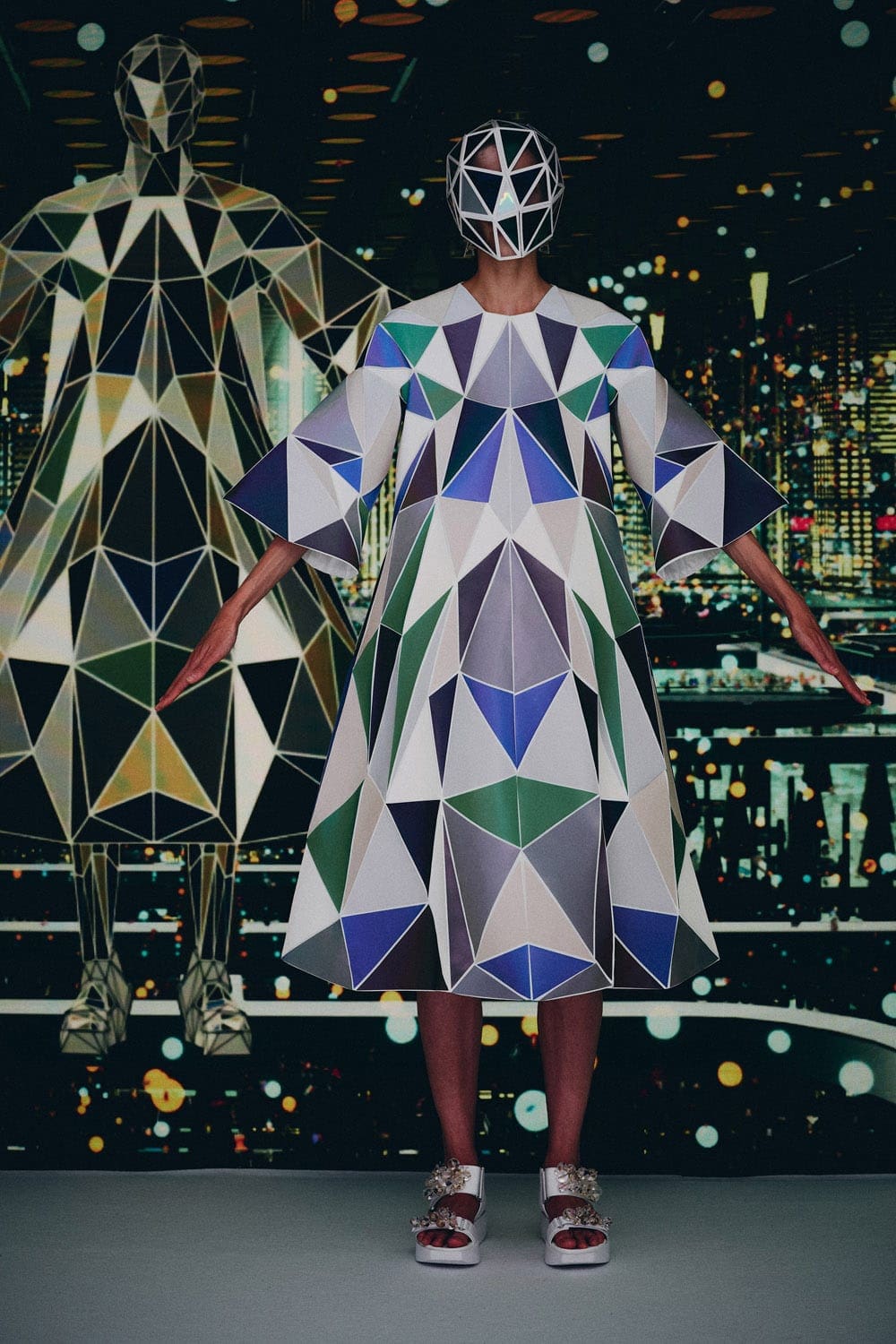 Anrealage Dimension at U for NFT Spring Summer 2022 by RUNWAY MAGAZINE