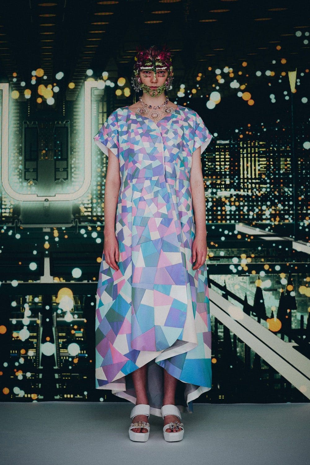 Anrealage Dimension at U for NFT Spring Summer 2022 by RUNWAY MAGAZINE