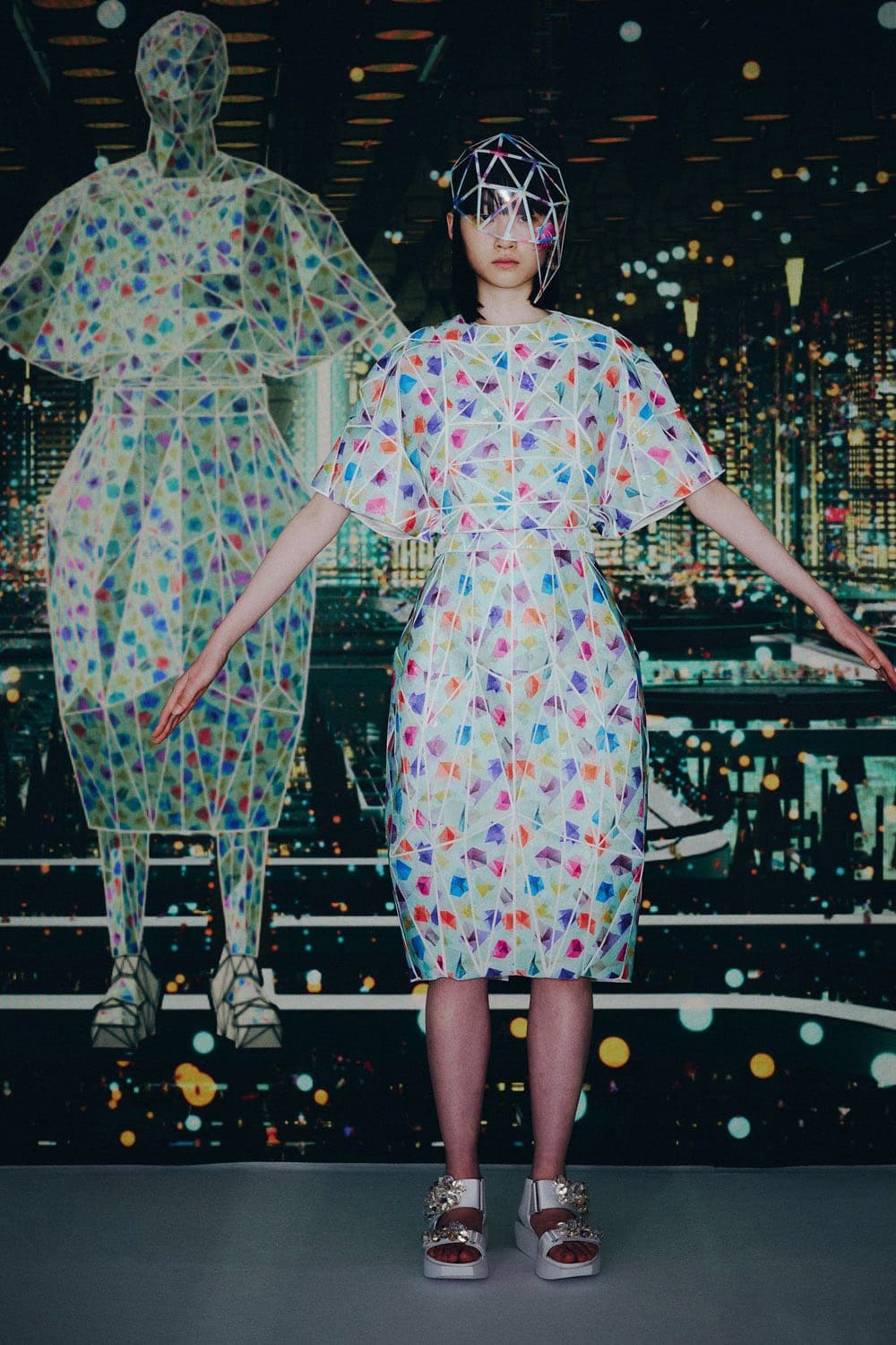 Anrealage Dimension at U for NFT Spring Summer 2022 by RUNWAY MAGAZINEAnrealage Dimension at U for NFT Spring Summer 2022 by RUNWAY MAGAZINE