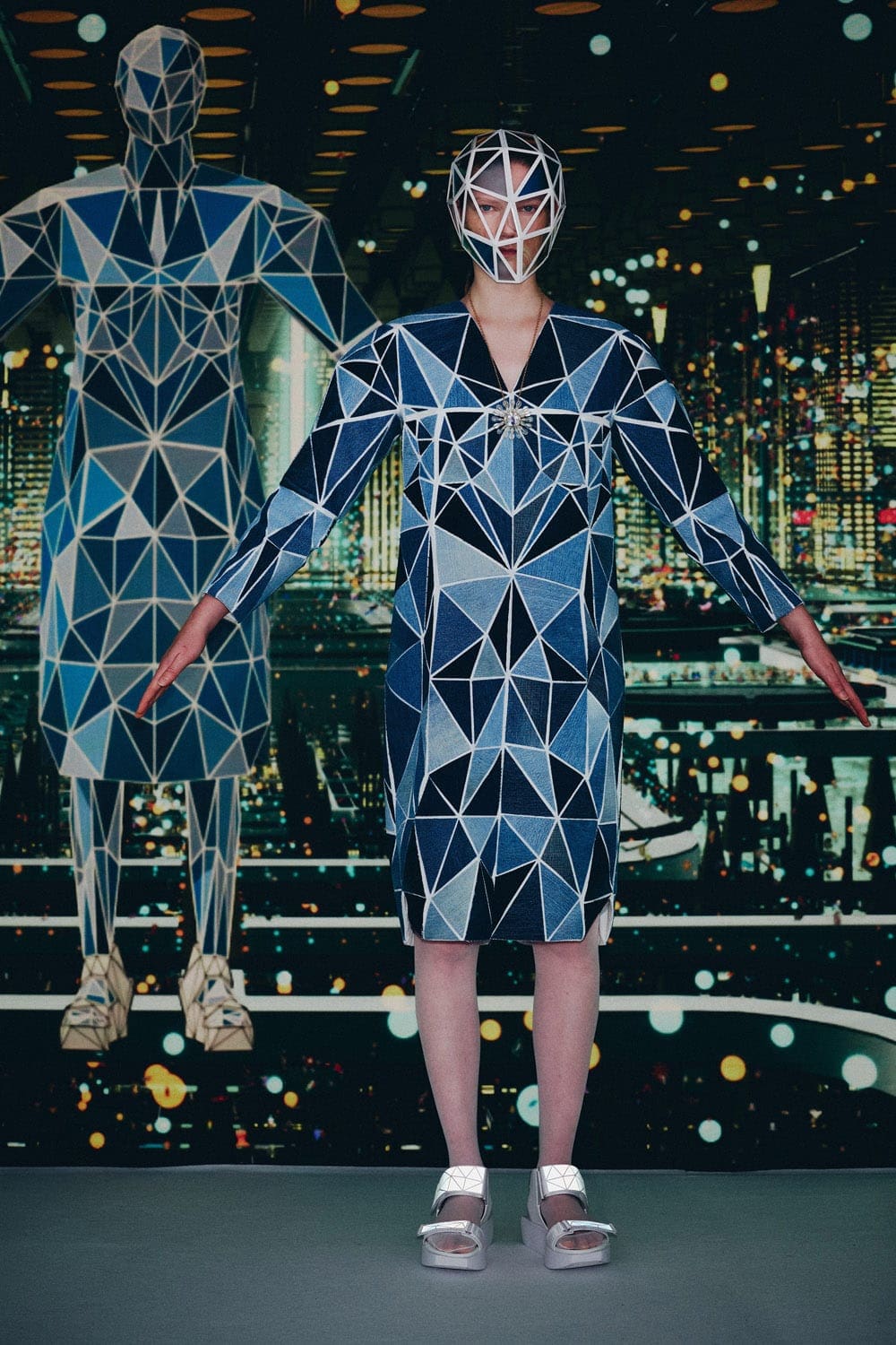Anrealage Dimension at U for NFT Spring Summer 2022 by RUNWAY MAGAZINE