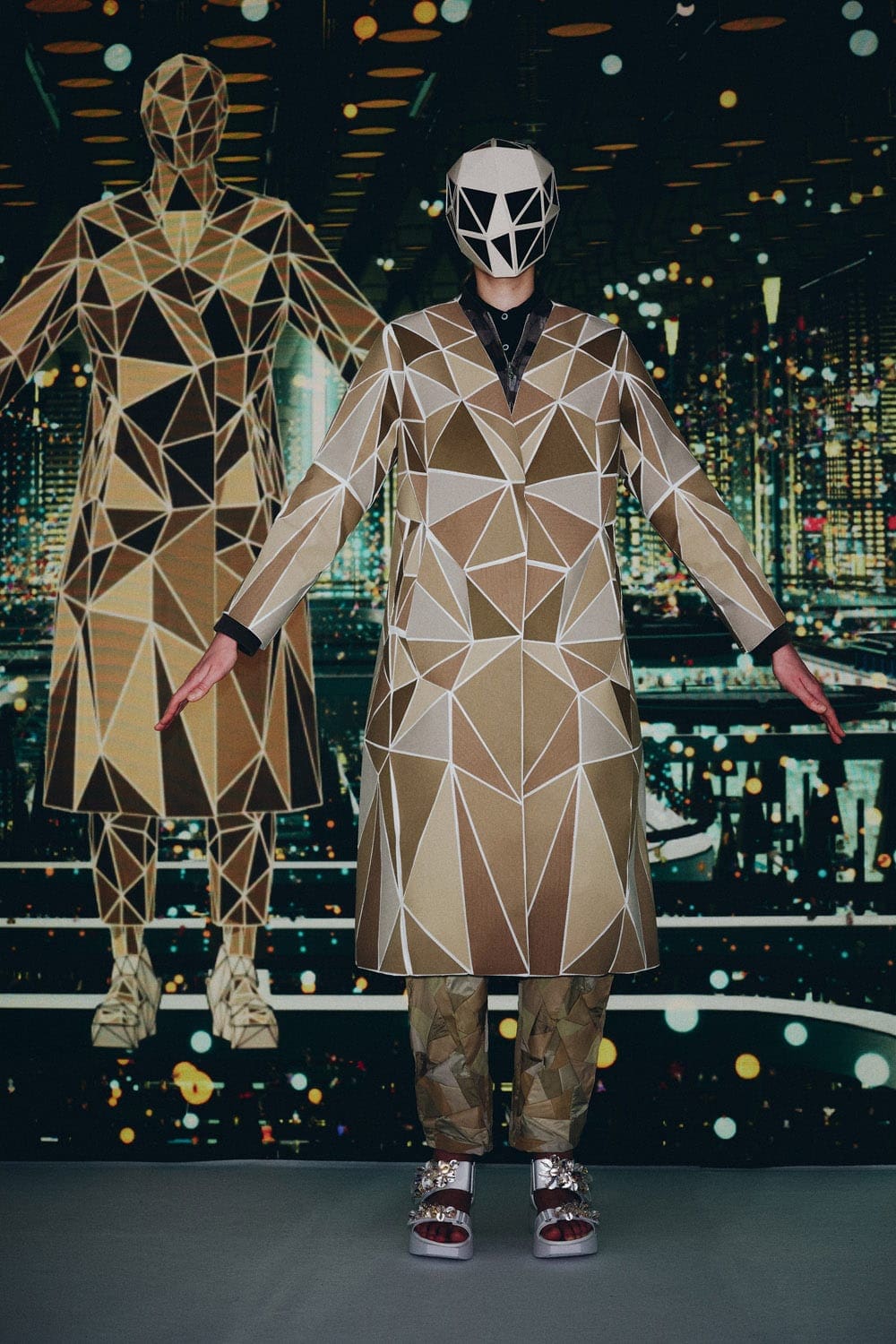 Anrealage Dimension at U for NFT Spring Summer 2022 by RUNWAY MAGAZINE