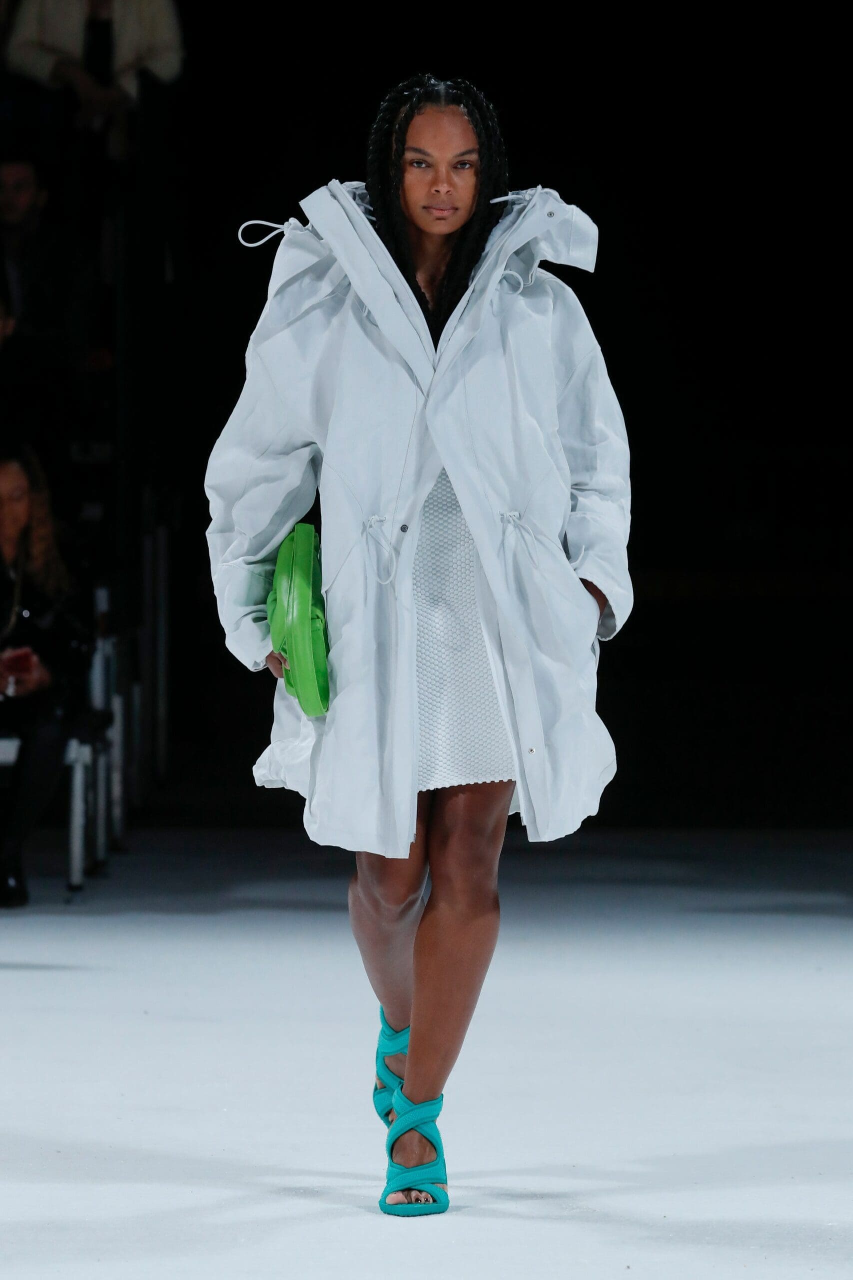 Bottega Veneta Detroit Salon 03 - Primavera de 2022 por RUNWAY MAGAZINE