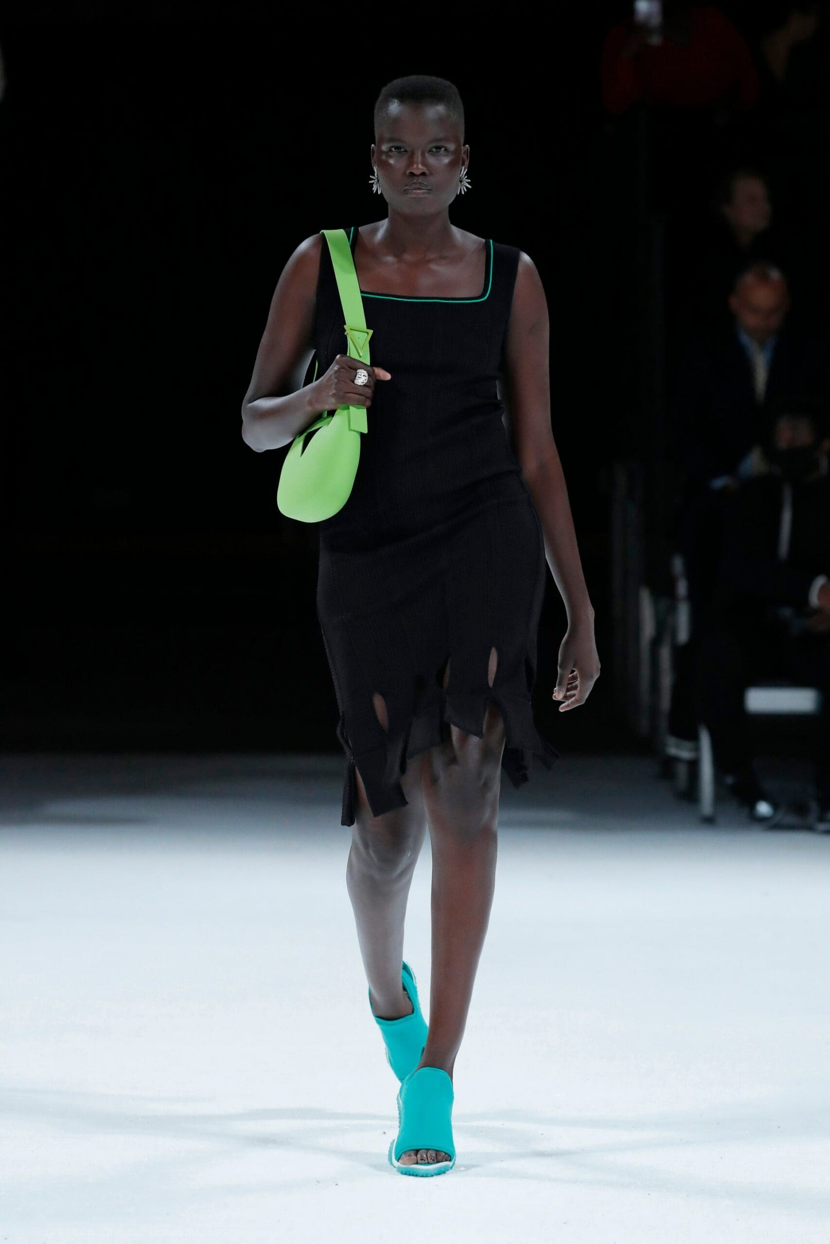 Bottega Veneta Detroit Salon 03 - Primavera de 2022 por RUNWAY MAGAZINE
