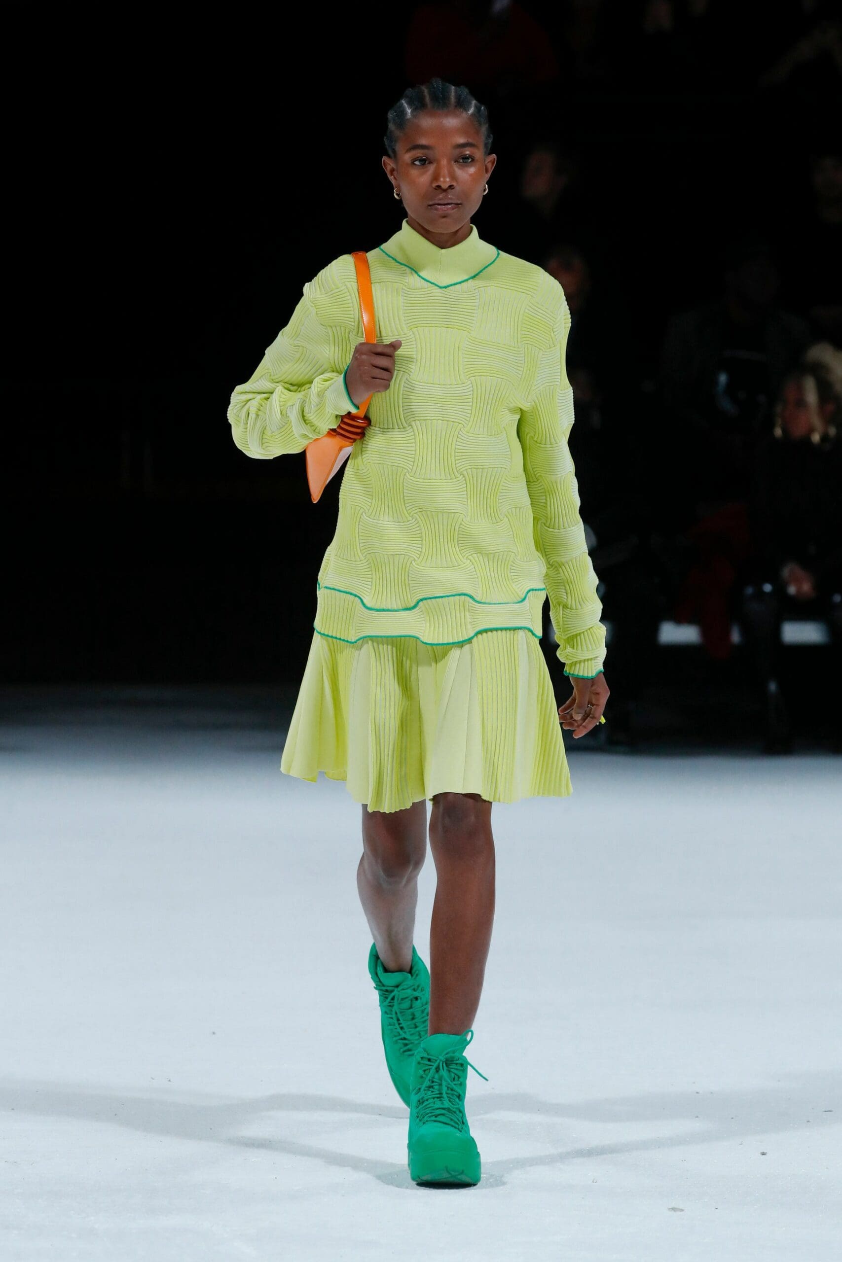 Bottega Veneta Detroit Salon 03 - Primavera de 2022 por RUNWAY MAGAZINE