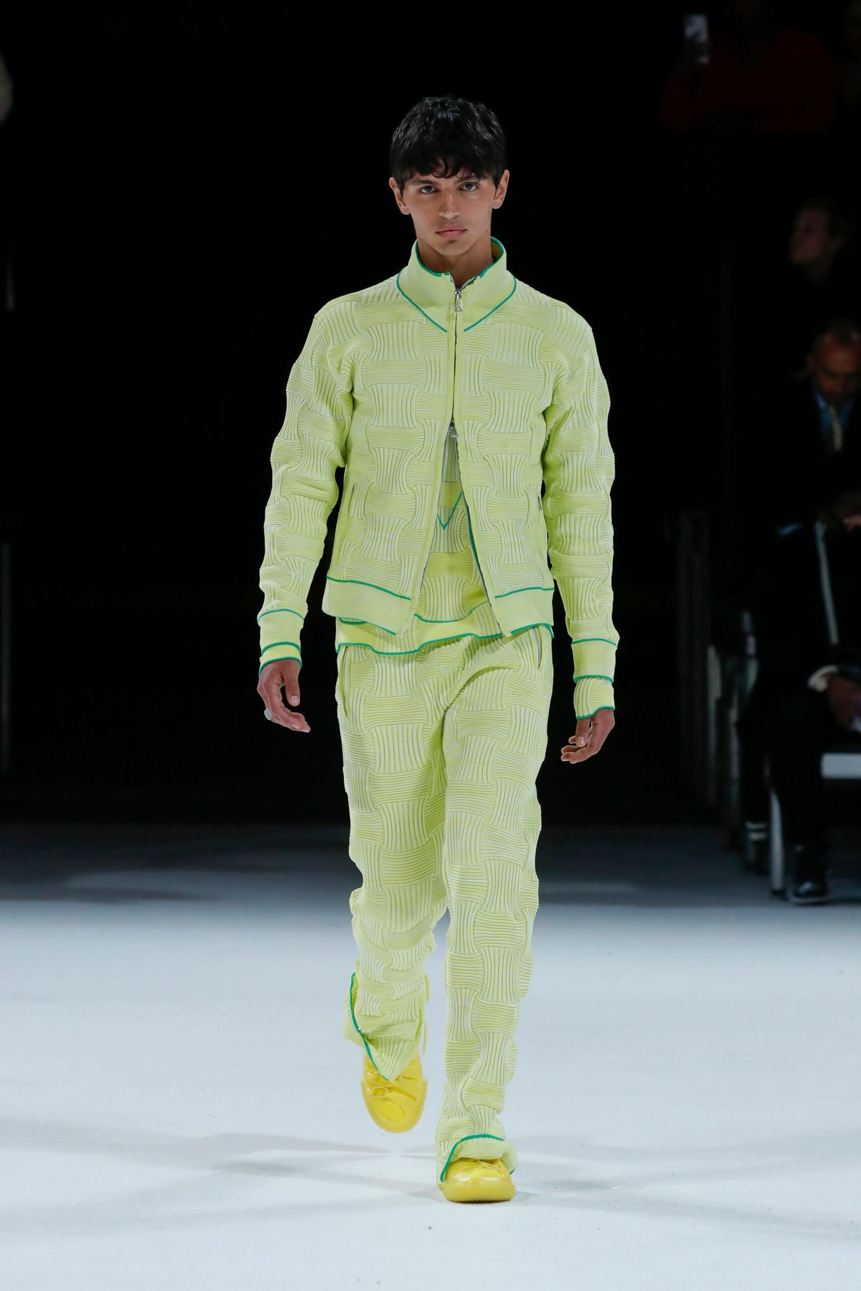 Bottega Veneta Detroit Salon 03 - Primavera de 2022 por RUNWAY MAGAZINE