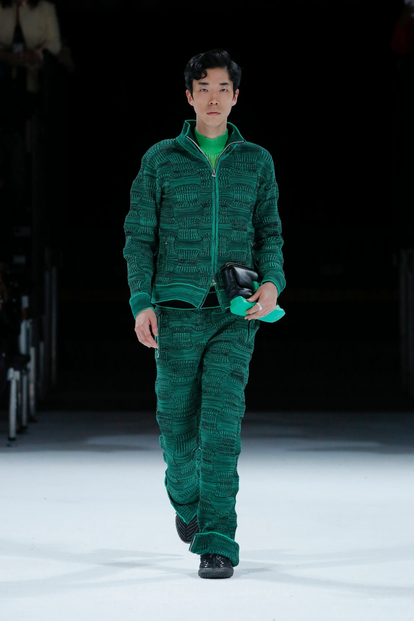 Bottega Veneta Detroit Salon 03 - Primavera de 2022 por RUNWAY MAGAZINE