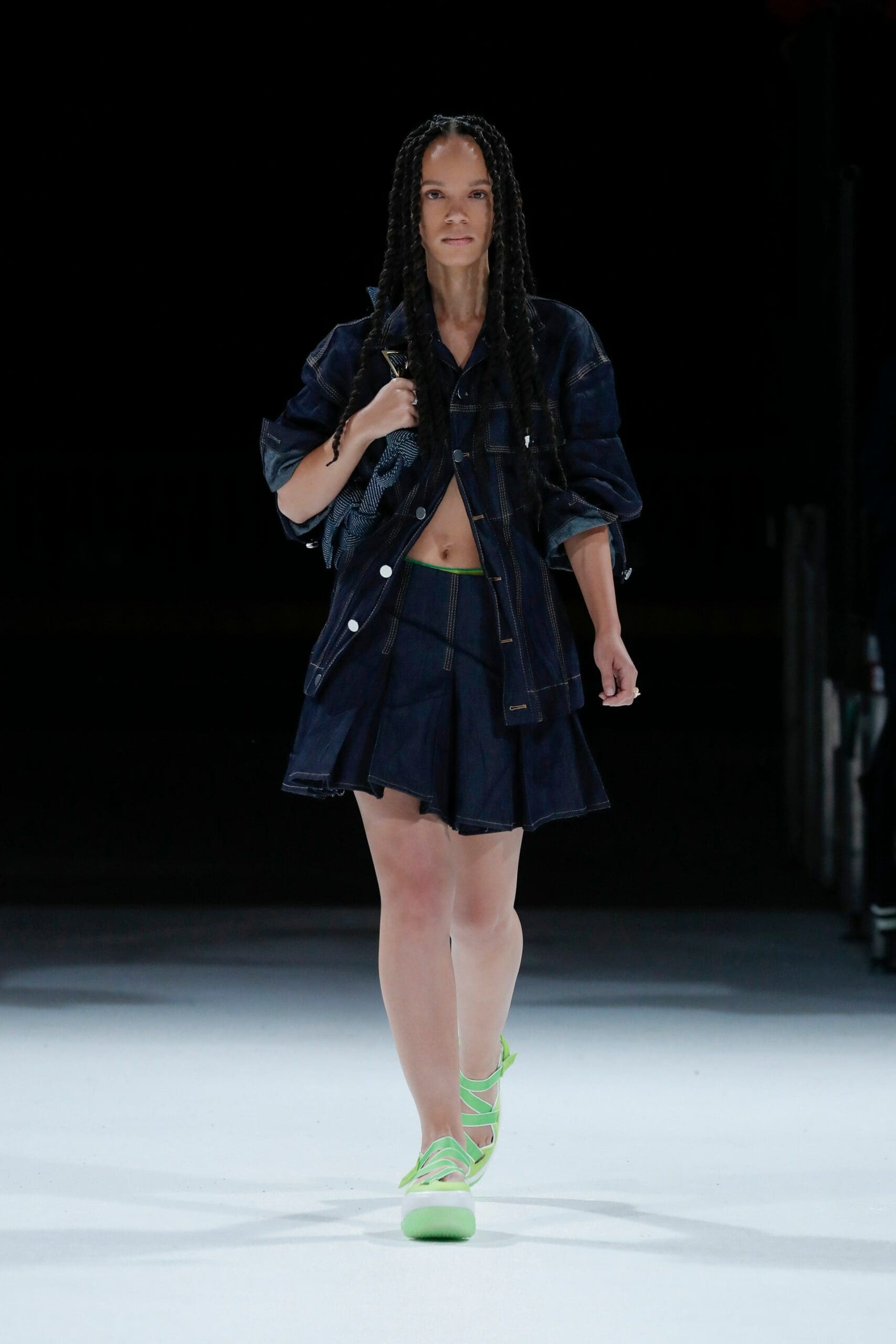 Bottega Veneta Detroit Salon 03 - Primavera de 2022 por RUNWAY MAGAZINE