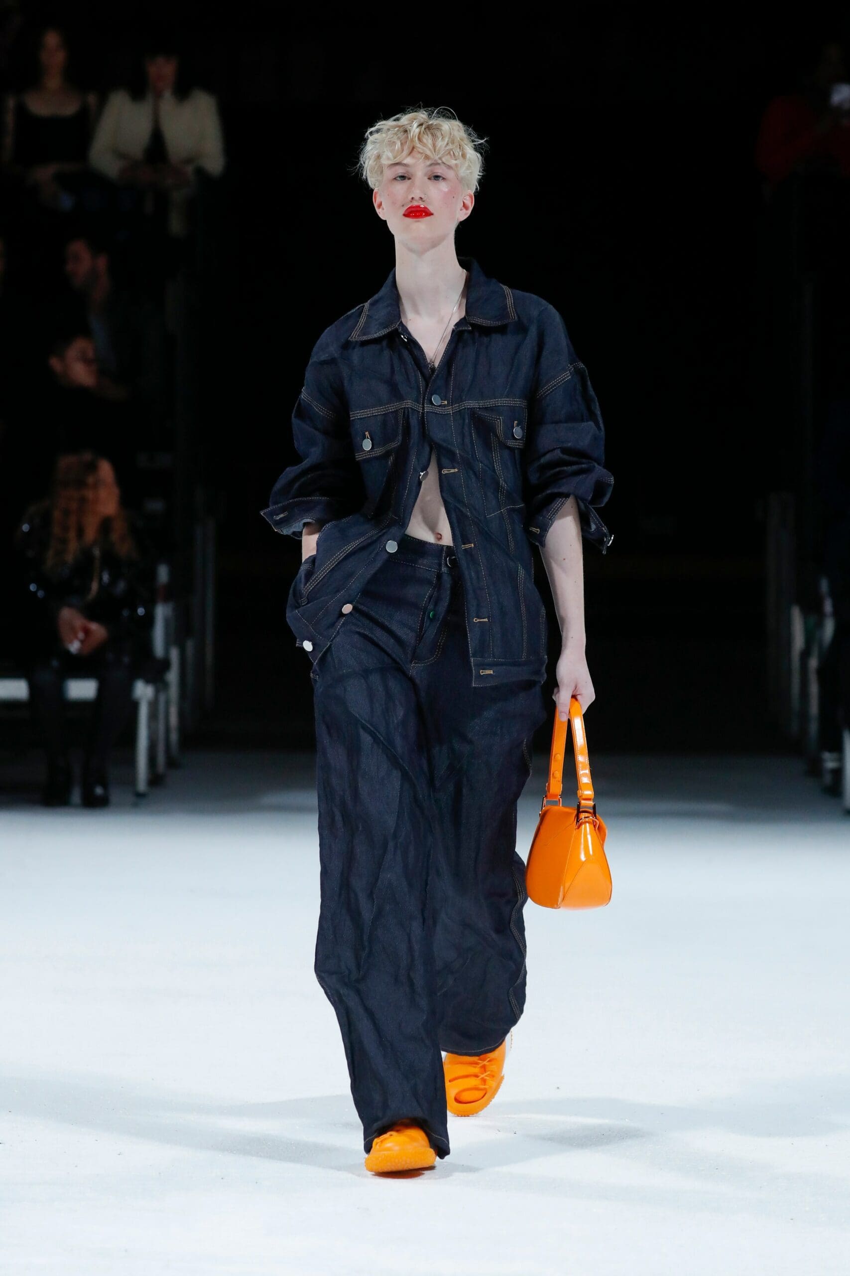 Bottega Veneta Detroit Salon 03 - Primavera de 2022 por RUNWAY MAGAZINE