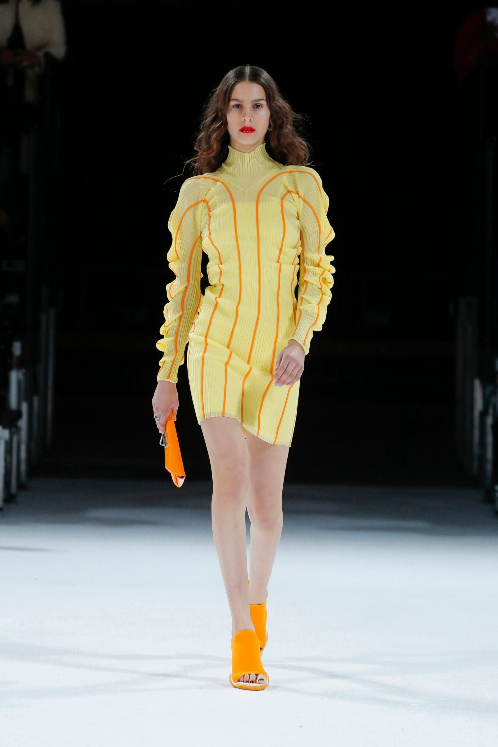 Bottega Veneta Detroit Salon 03 - Primavera de 2022 por RUNWAY MAGAZINE
