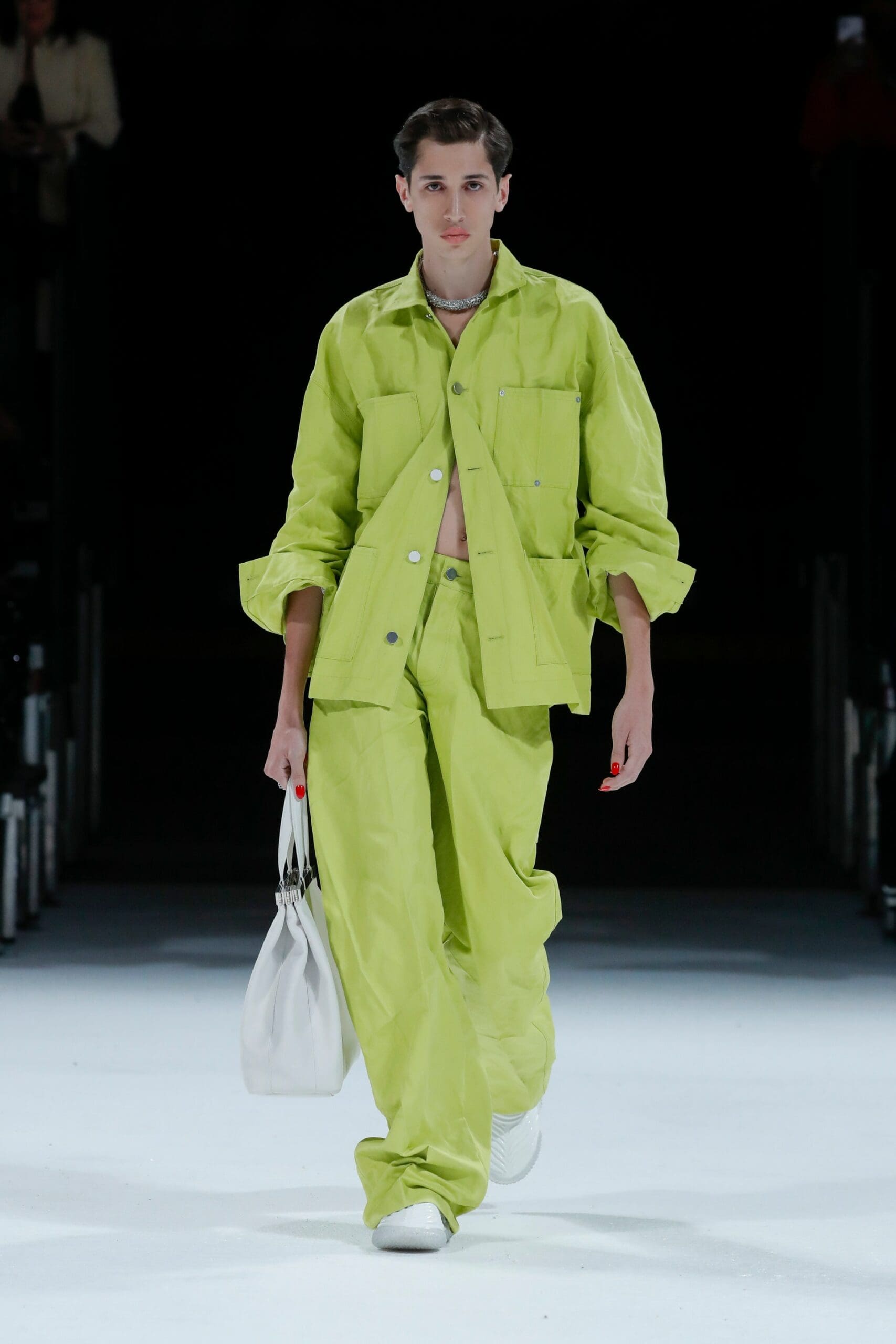 Bottega Veneta Detroit Salon 03 - Primavera de 2022 por RUNWAY MAGAZINE